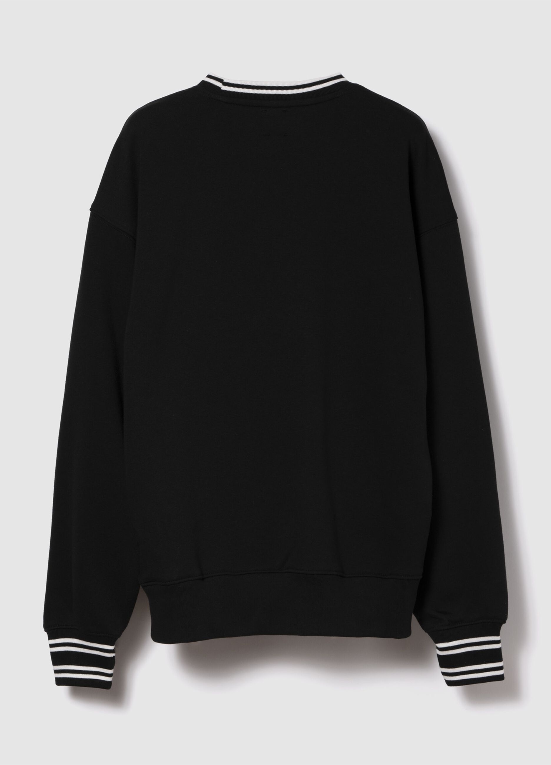 Black crew neck sweatshirt_1