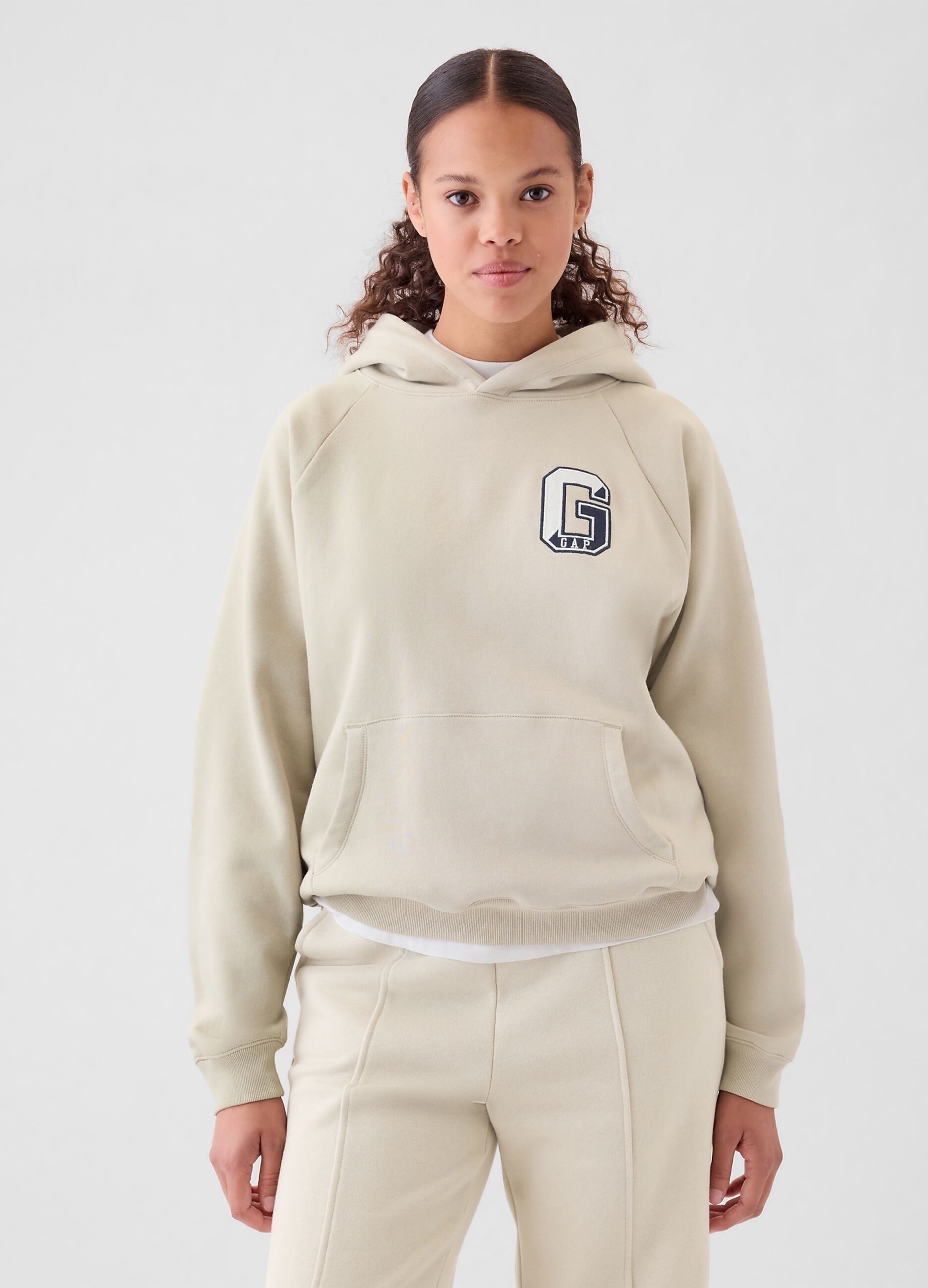 Felpa con cappuccio maniche raglan