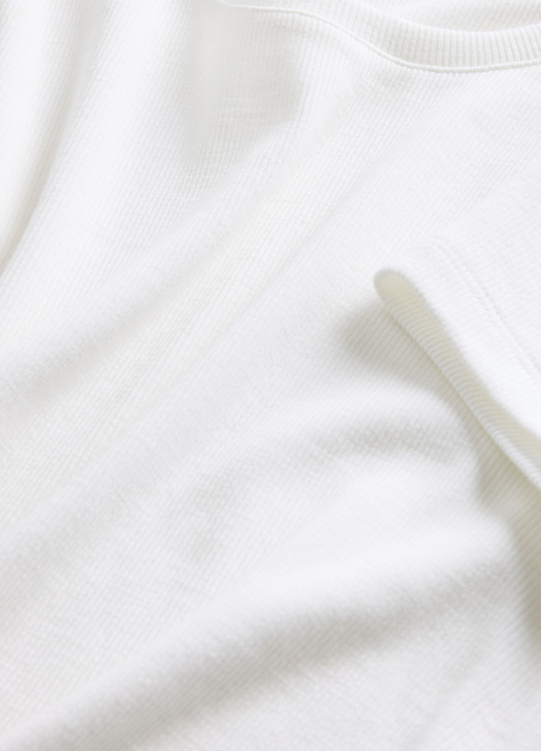 T-shirt bianca in cotone e modal elasticizzato Gap_4