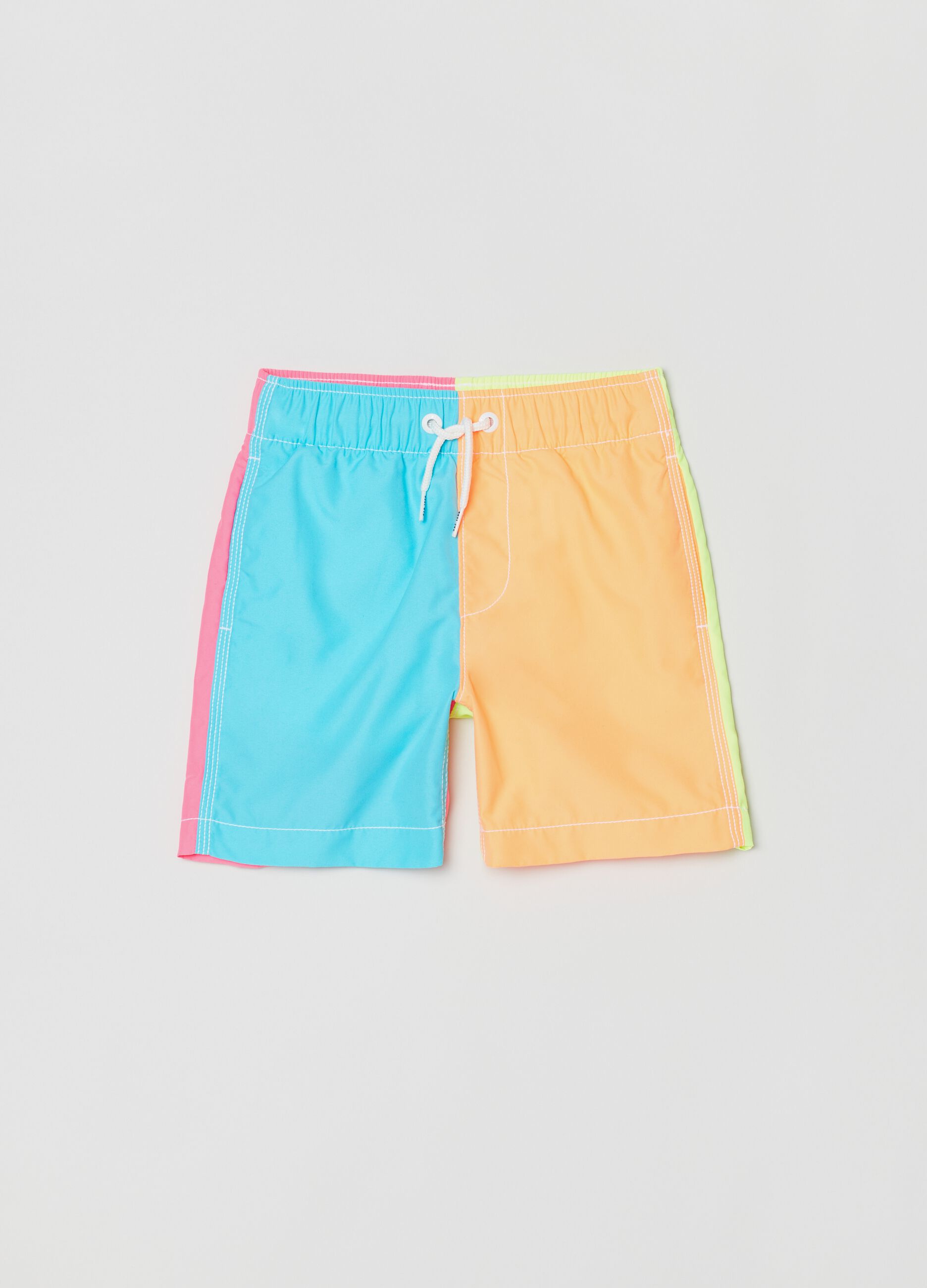 Swim shorts in recycled polyester with drawstring_3