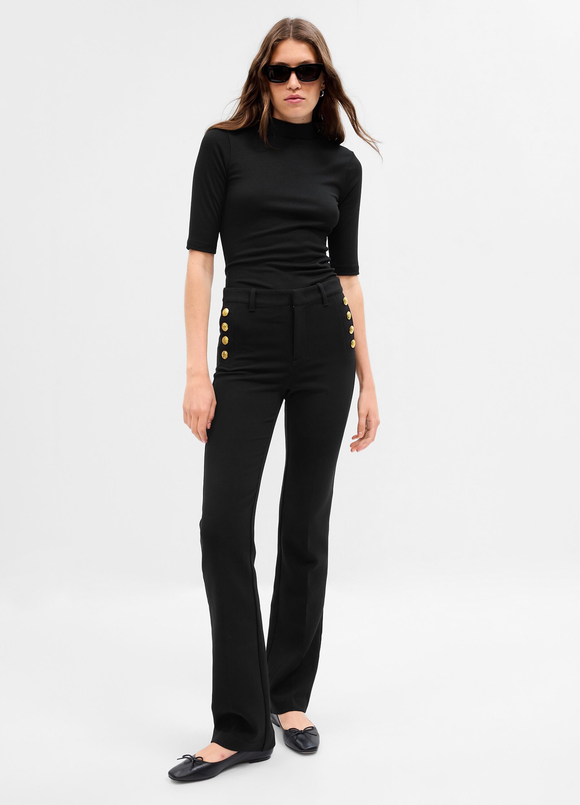 Pantaloni flare fit con bottoni dorati