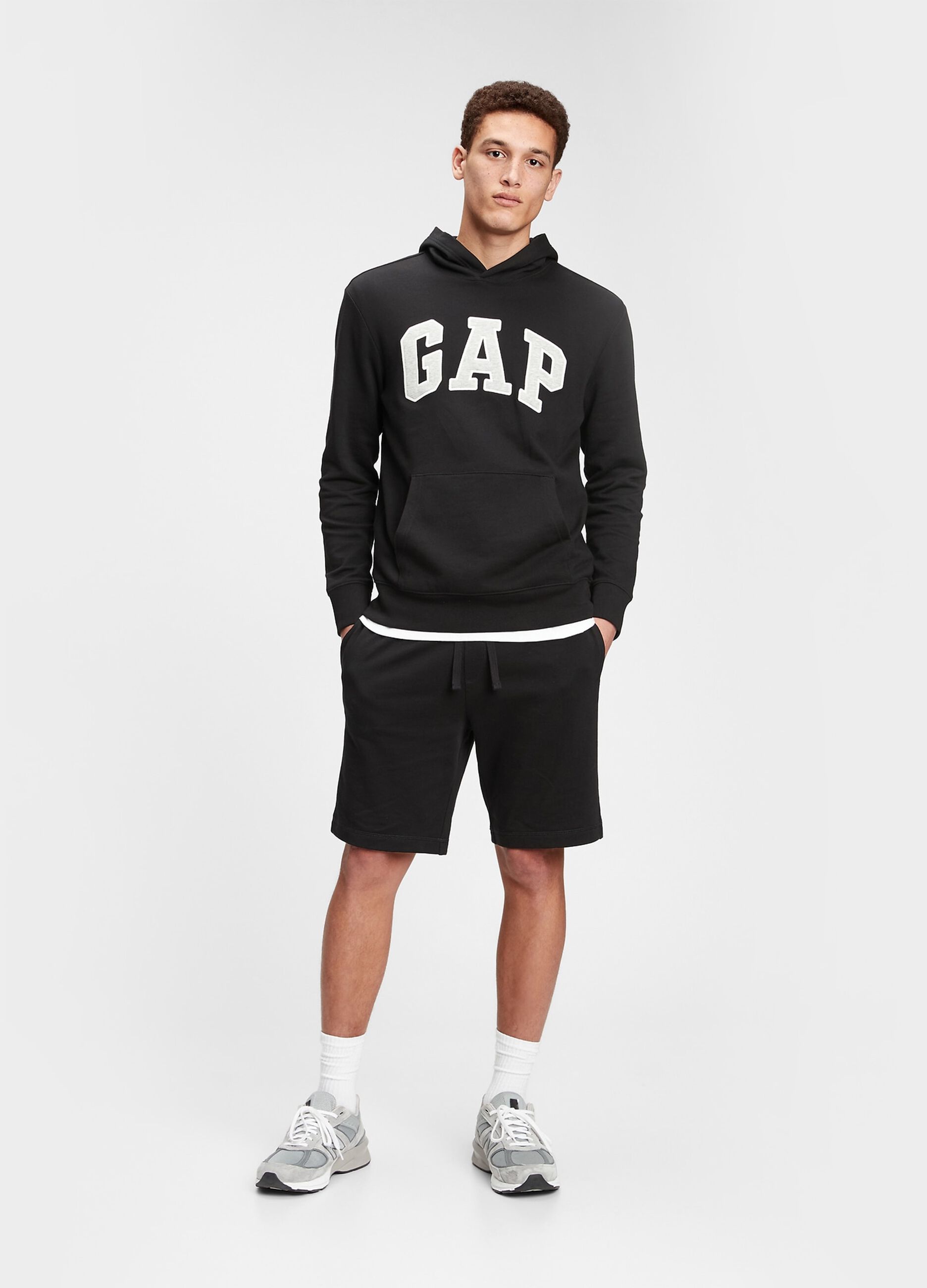 Sweatshirt with hood and logo