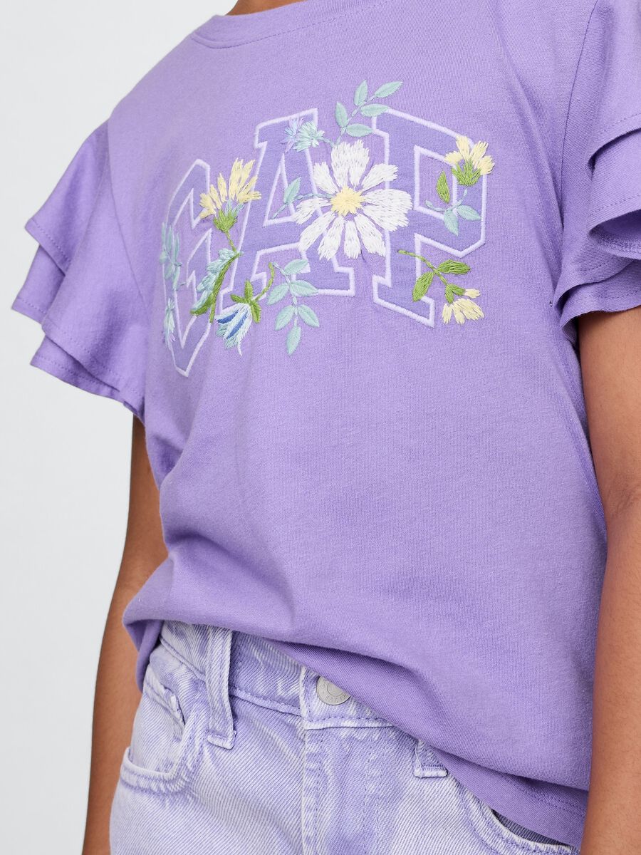 T-shirt viola a maniche corte con volant e logo GAP Bambina_2