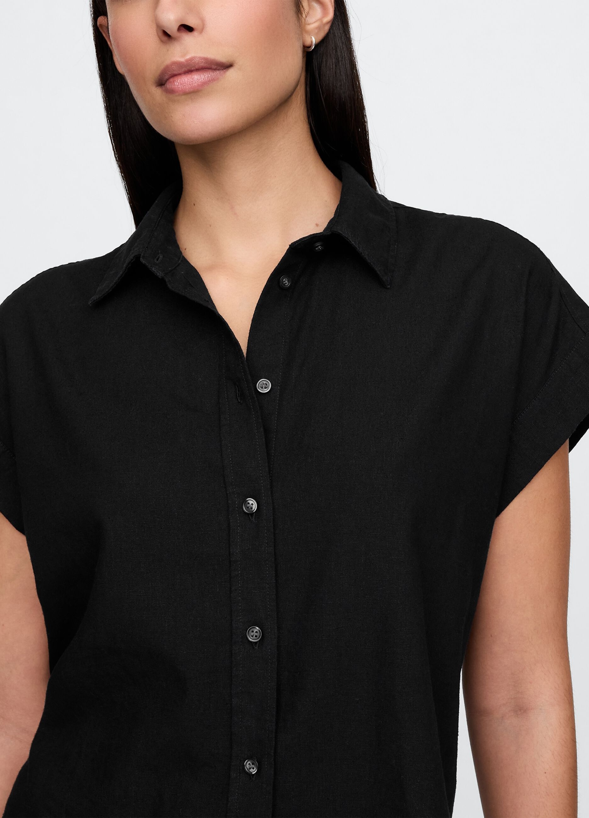 Camicia cropped nera Gap in lino e viscosa_3