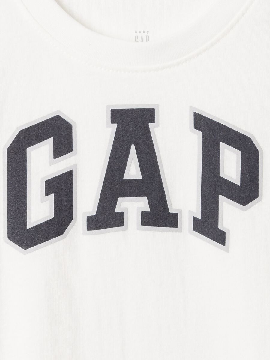 White Short Sleeve T-shirt with GAP Logo Baby Boy_2