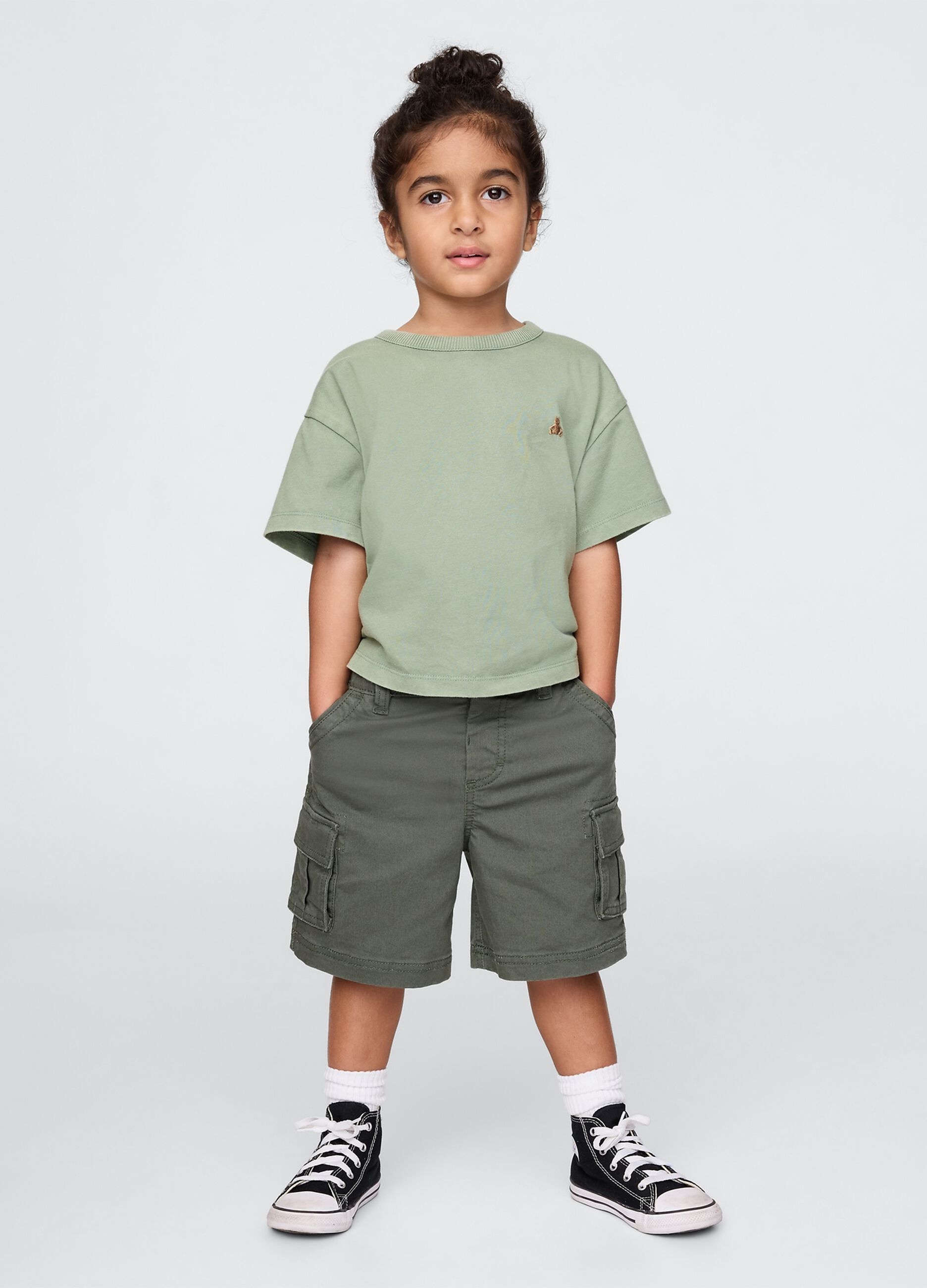 Bermuda verdi con tasche cargo per bambini