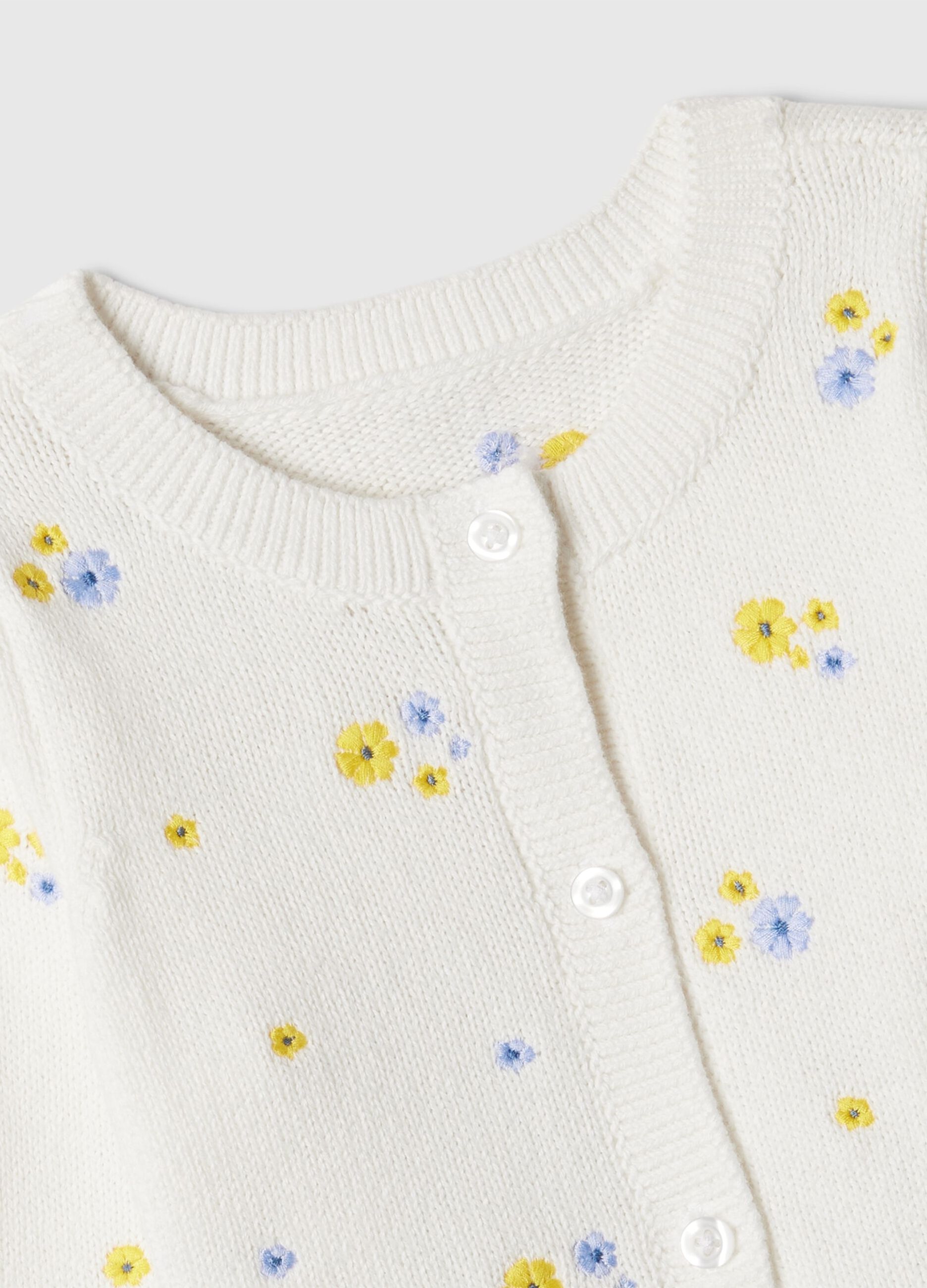 Cotton cardigan with small flowers embroidery_1