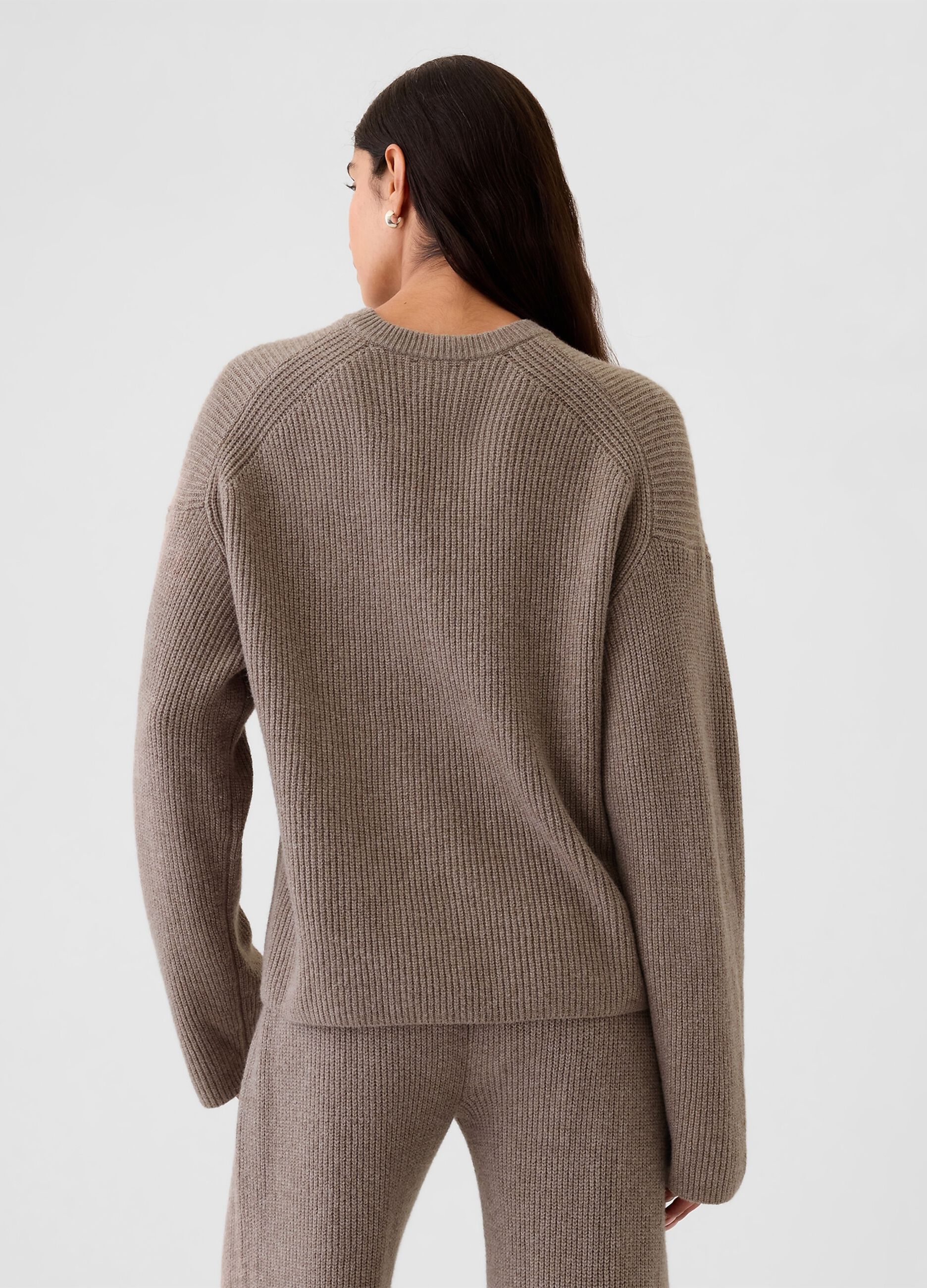 Pullover con lavorazione a coste inglesi_2