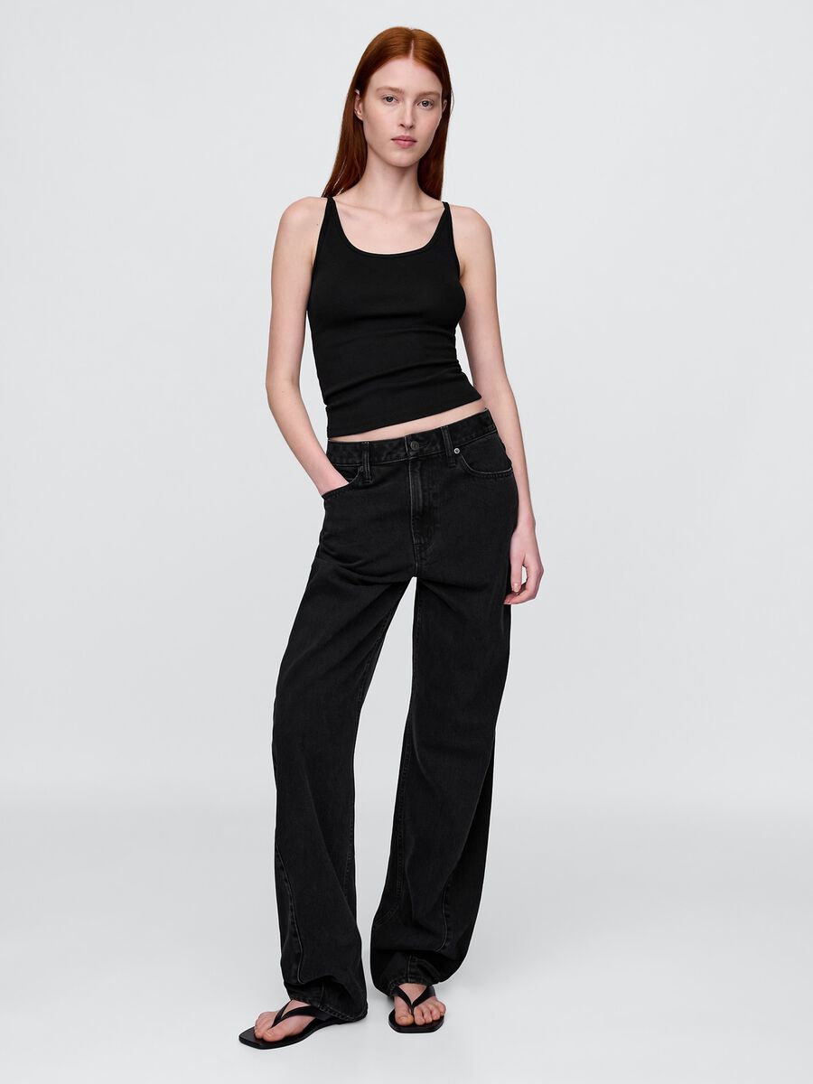 Top nero elasticizzato con bretelle sottili Woman_1