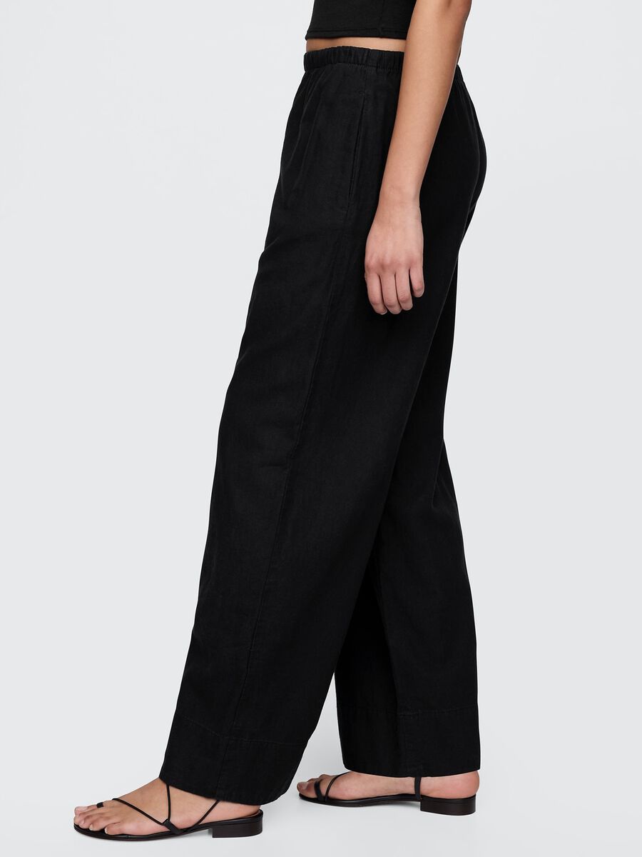 Pantaloni larghi neri in misto lino e viscosa Gap Donna_3
