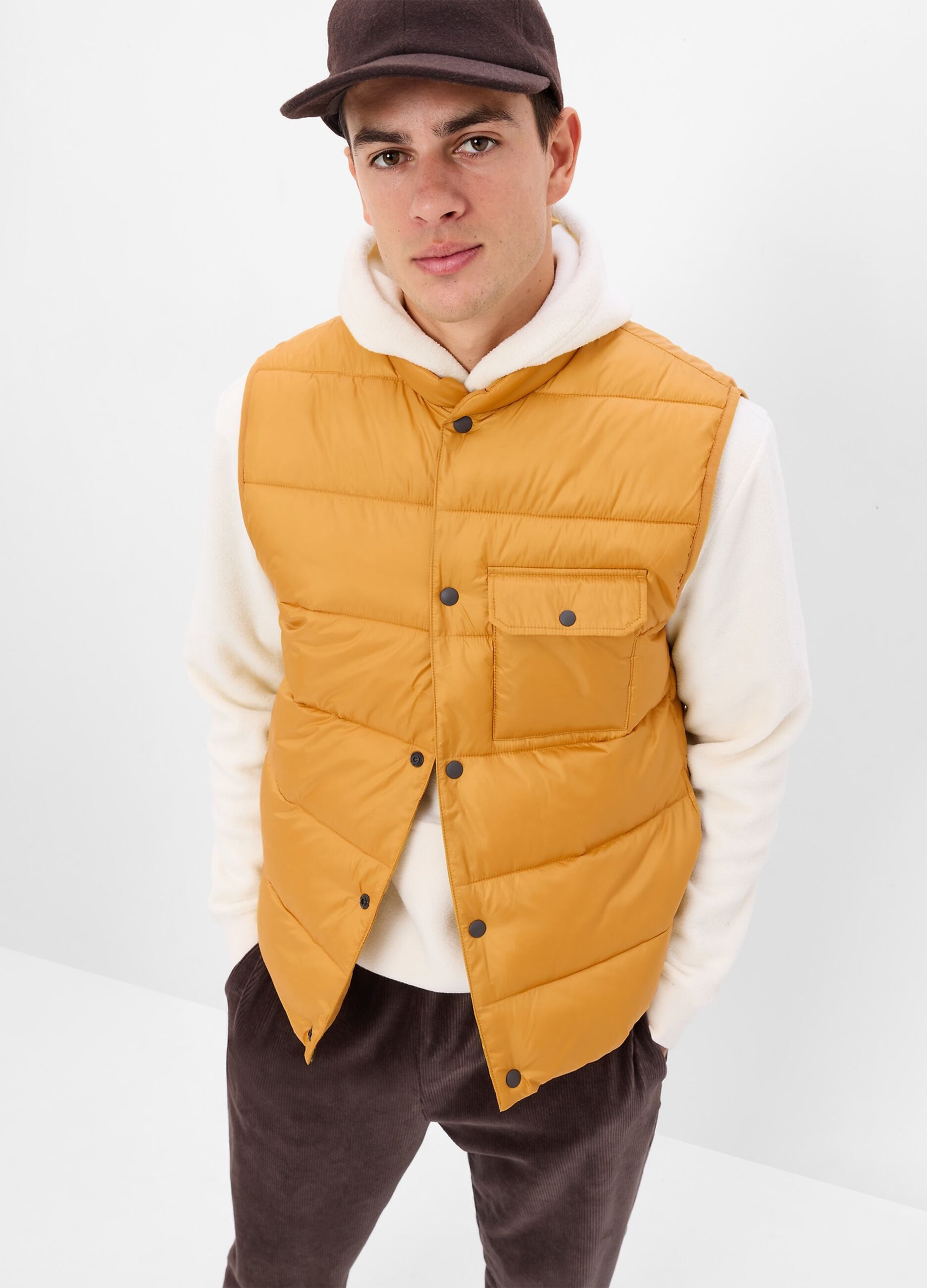 Quilted gilet with buttons