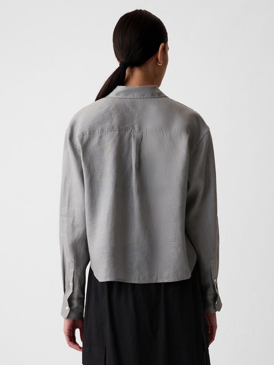 Camicia crop in lino con tasche Donna_2