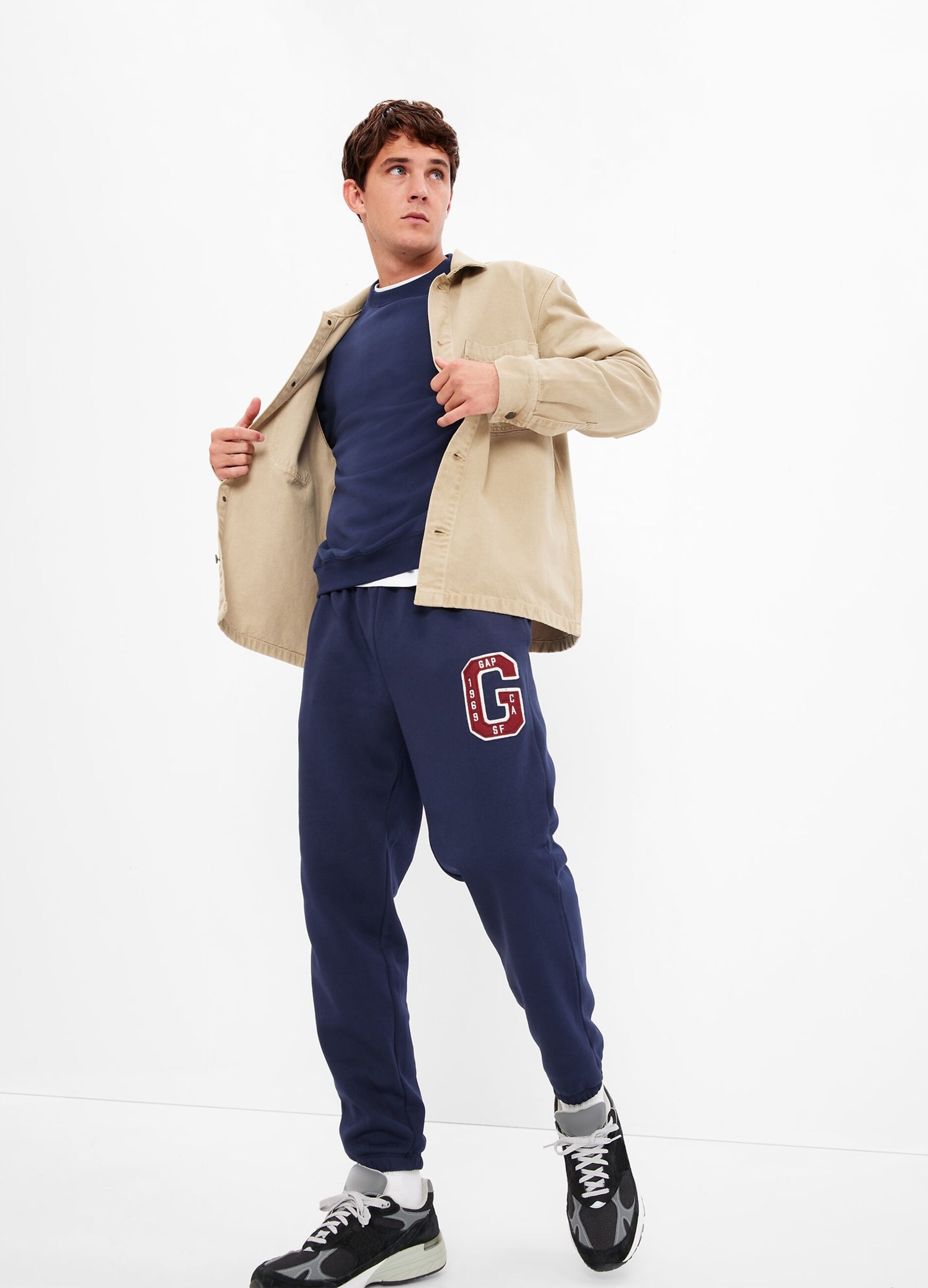 Joggers in felpa con ricamo logo