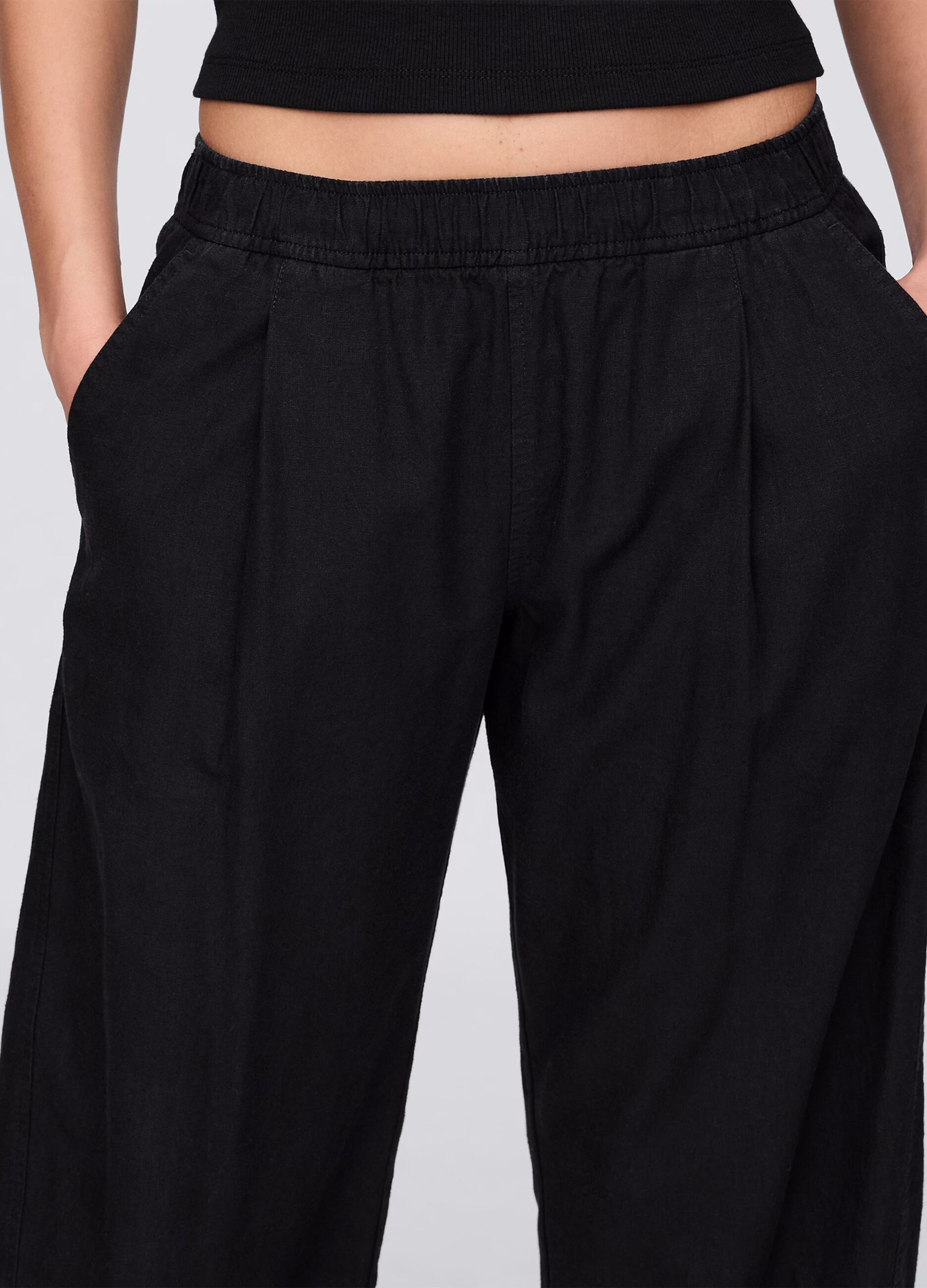 Pantaloni ampi neri in lino e viscosa_4