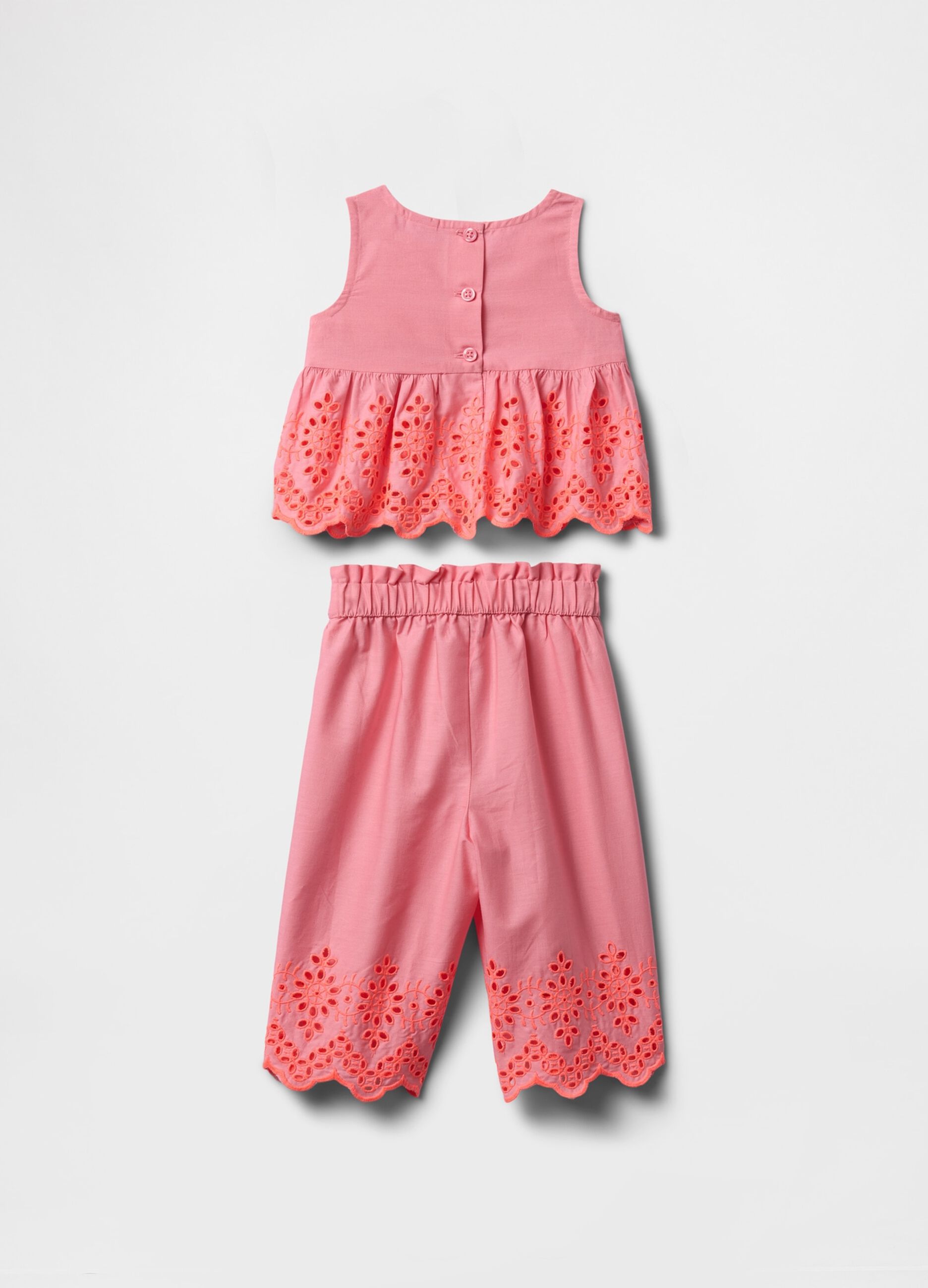Completo rosa ricamato con volant_1
