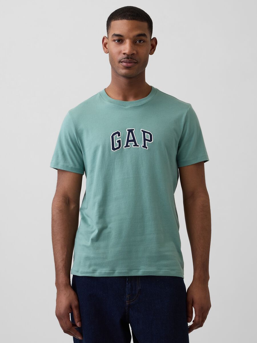 T-shirt in puro cotone con logo GAP a maniche corte Uomo_0