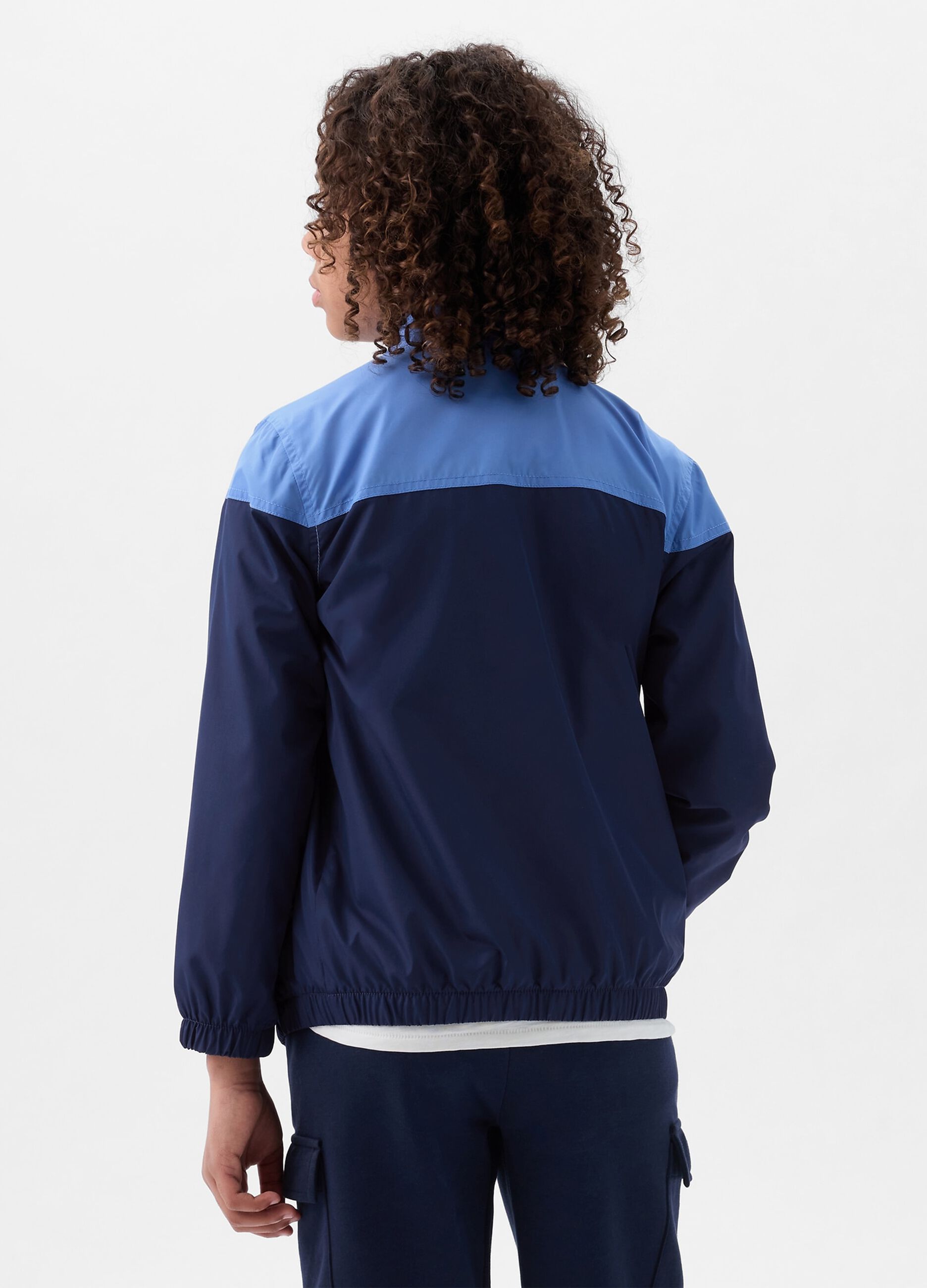 Two-tone windbreaker with logo patch_1