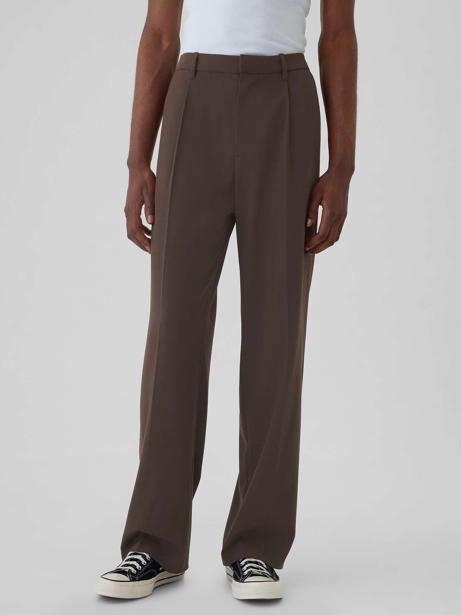 Pantaloni loose fit con pinces_1