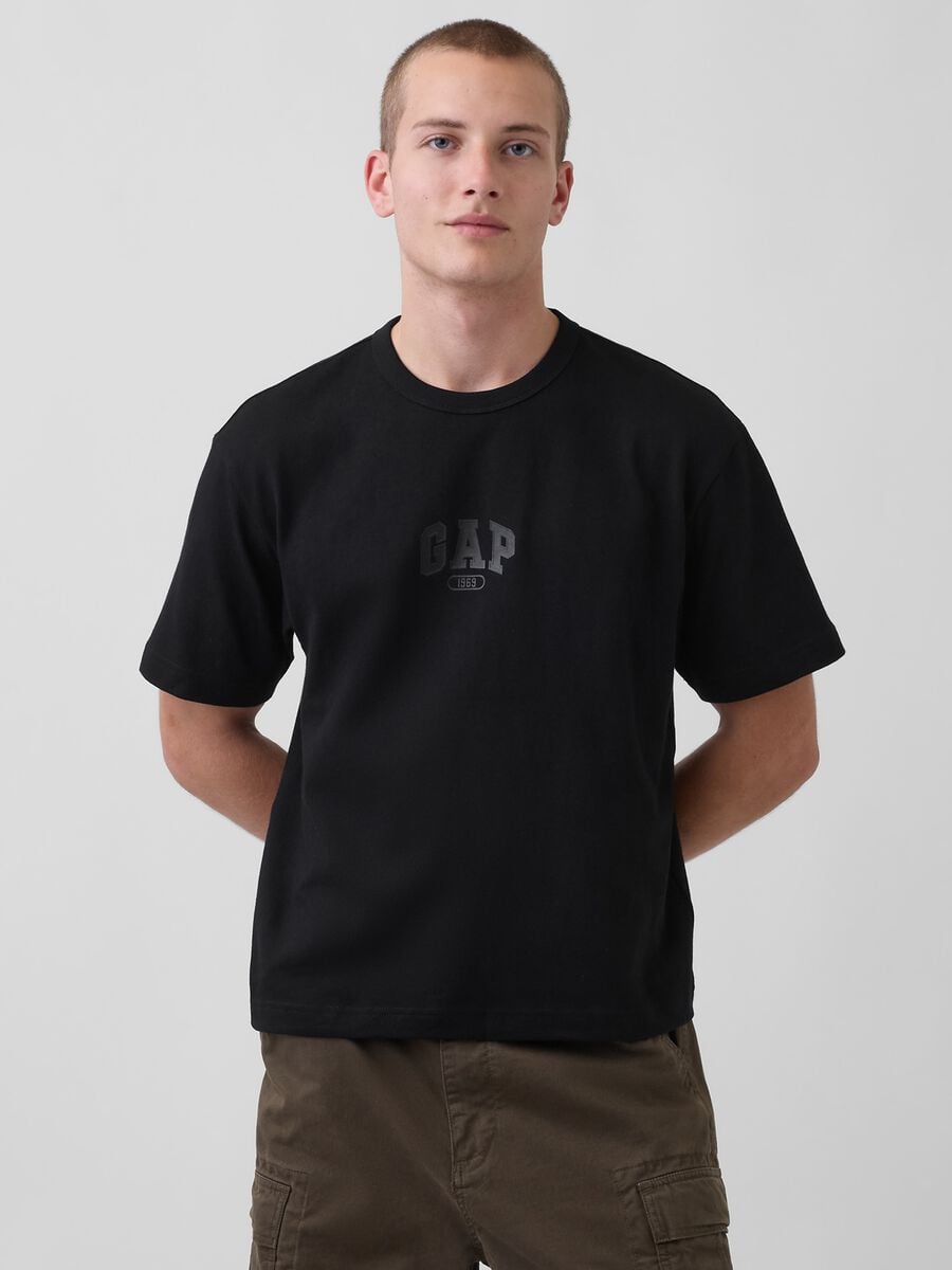T-shirt in puro cotone a maniche corte con logo GAP Uomo_0