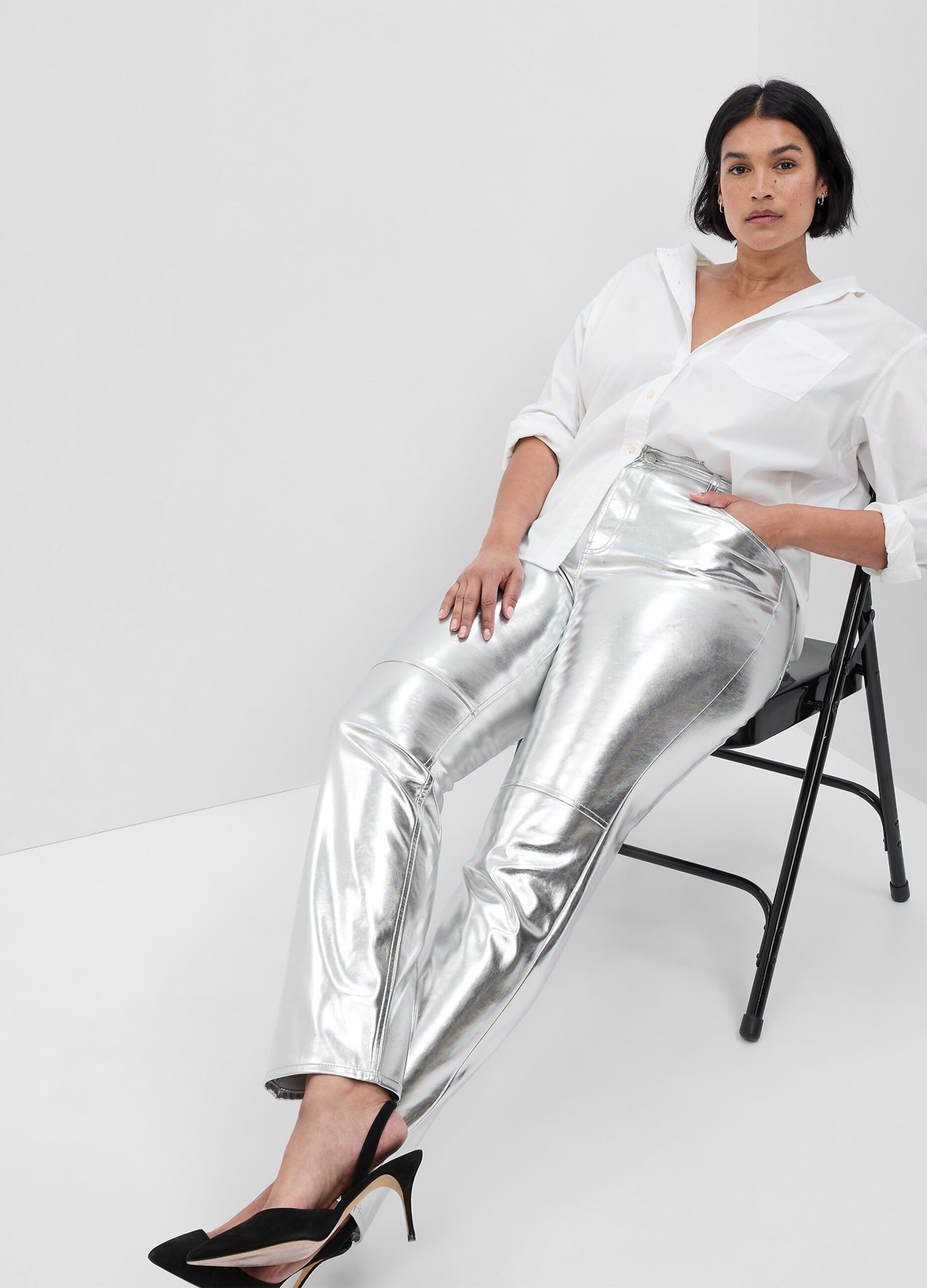 Glossy-effect straight-fit trousers_2