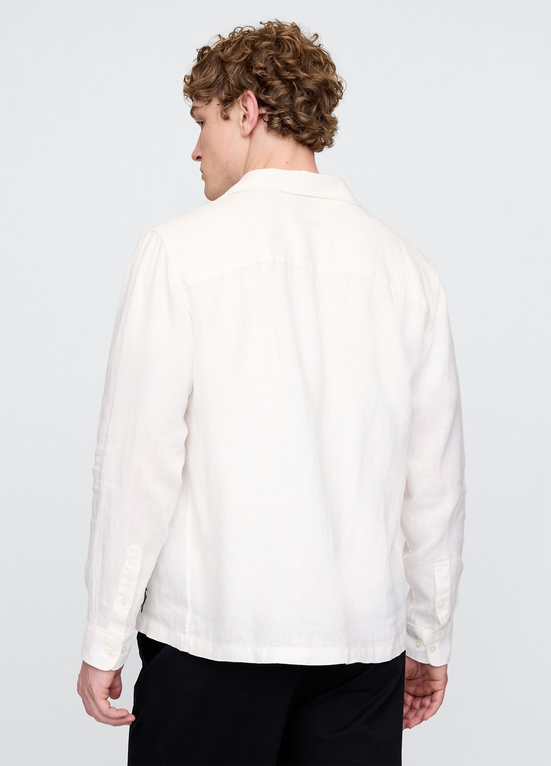 Camicia bianca con ricamo floreale_2
