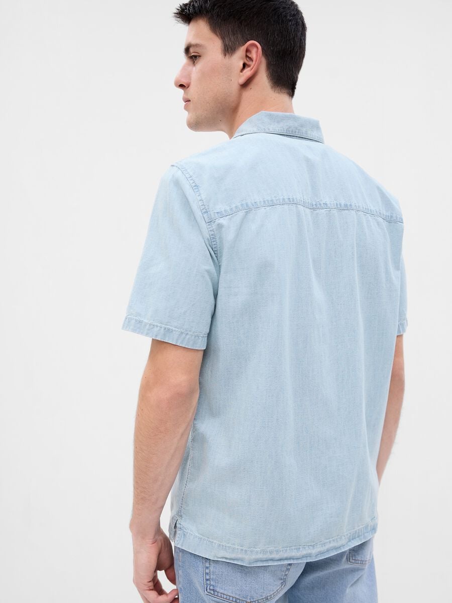 Short-sleeved shirt in chambray cotton Man_1