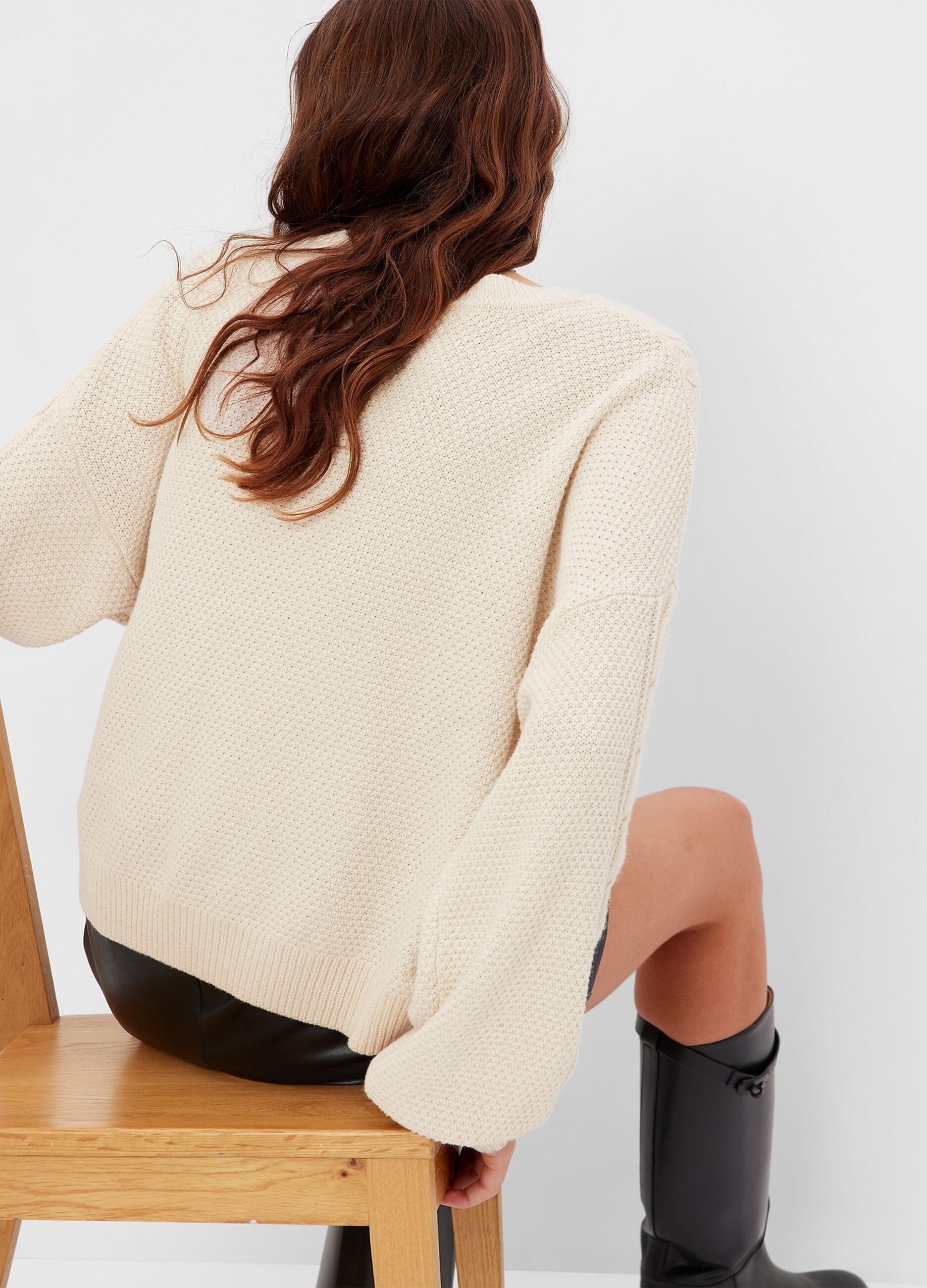 Oversized pullover with cable-knit motif_3
