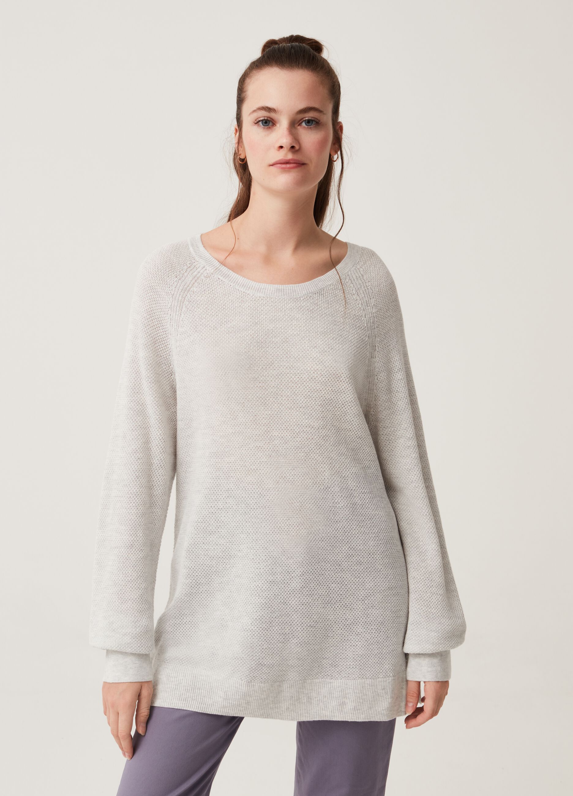 Long pullover with raglan sleeves