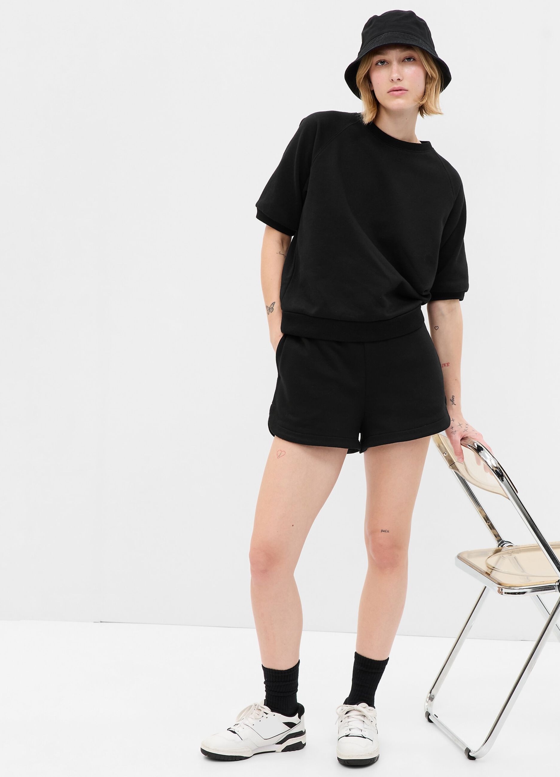 Pantaloni tuta top corti