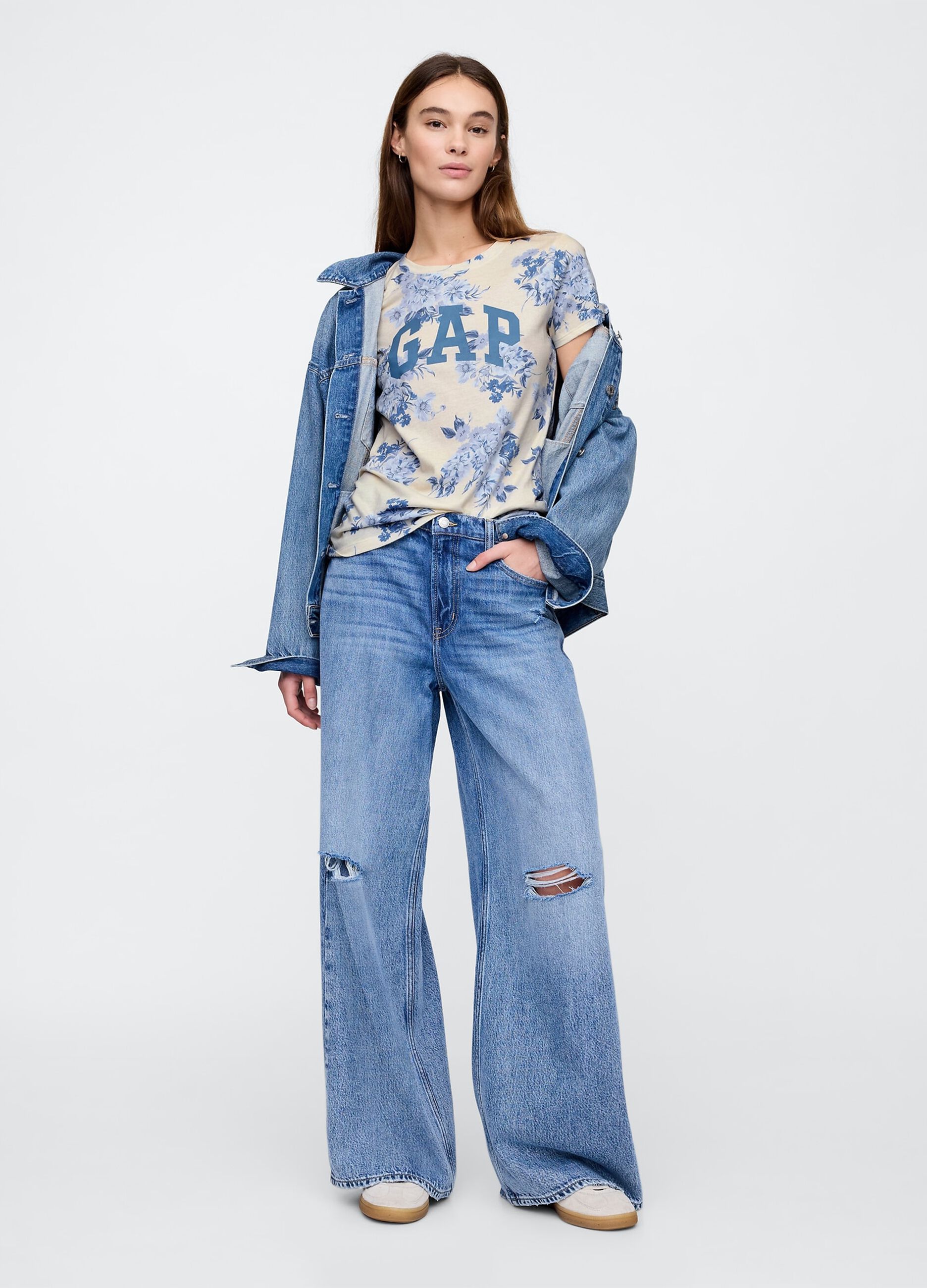 T-shirt a maniche corte con logo Gap e stampa floreale_2