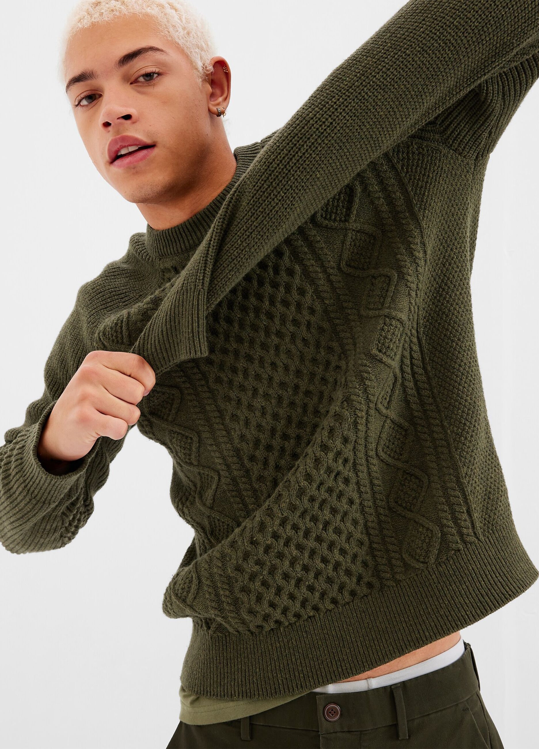 Pullover with round neck
