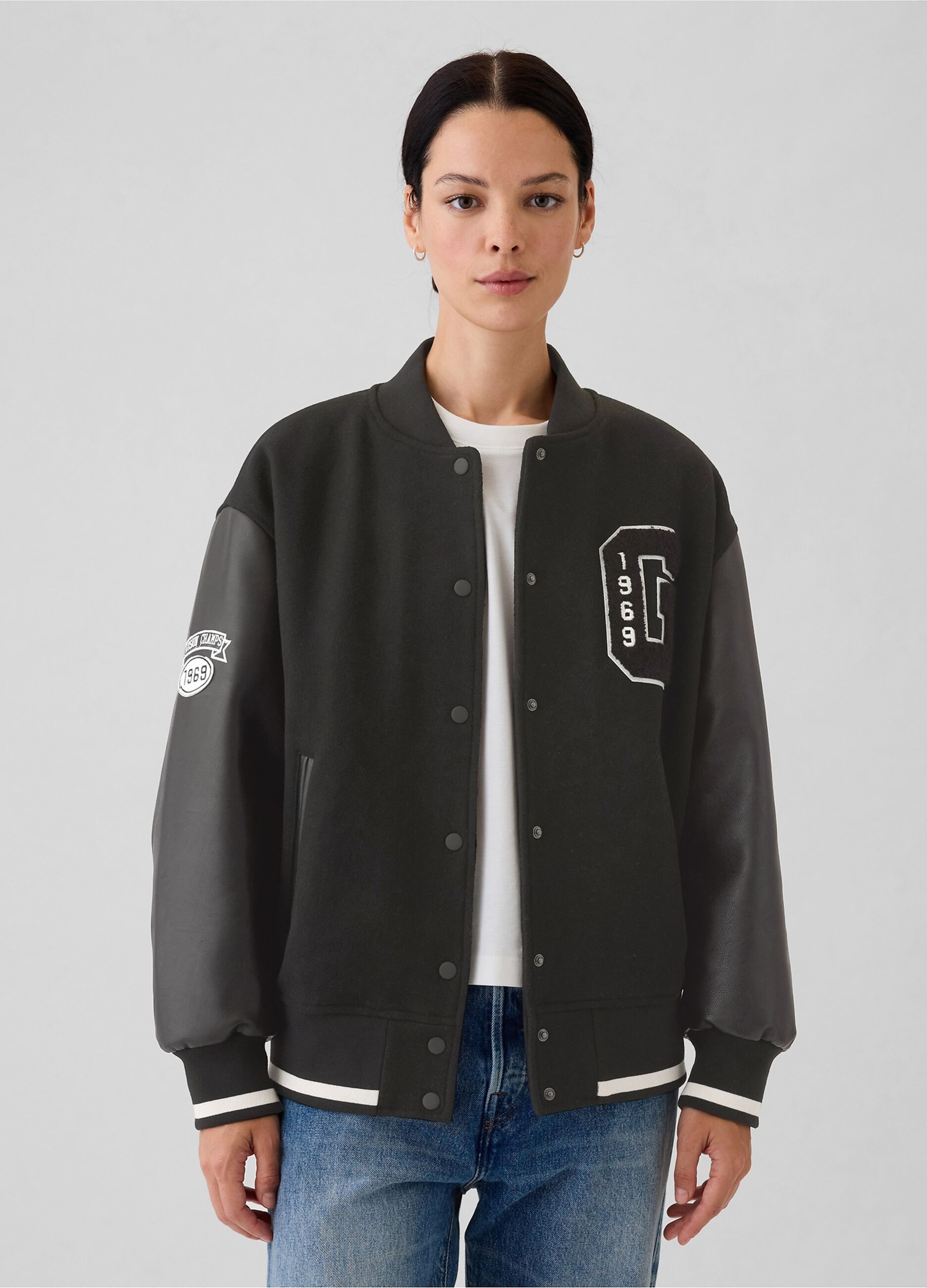 Bomber varsity con maniche effetto lucido