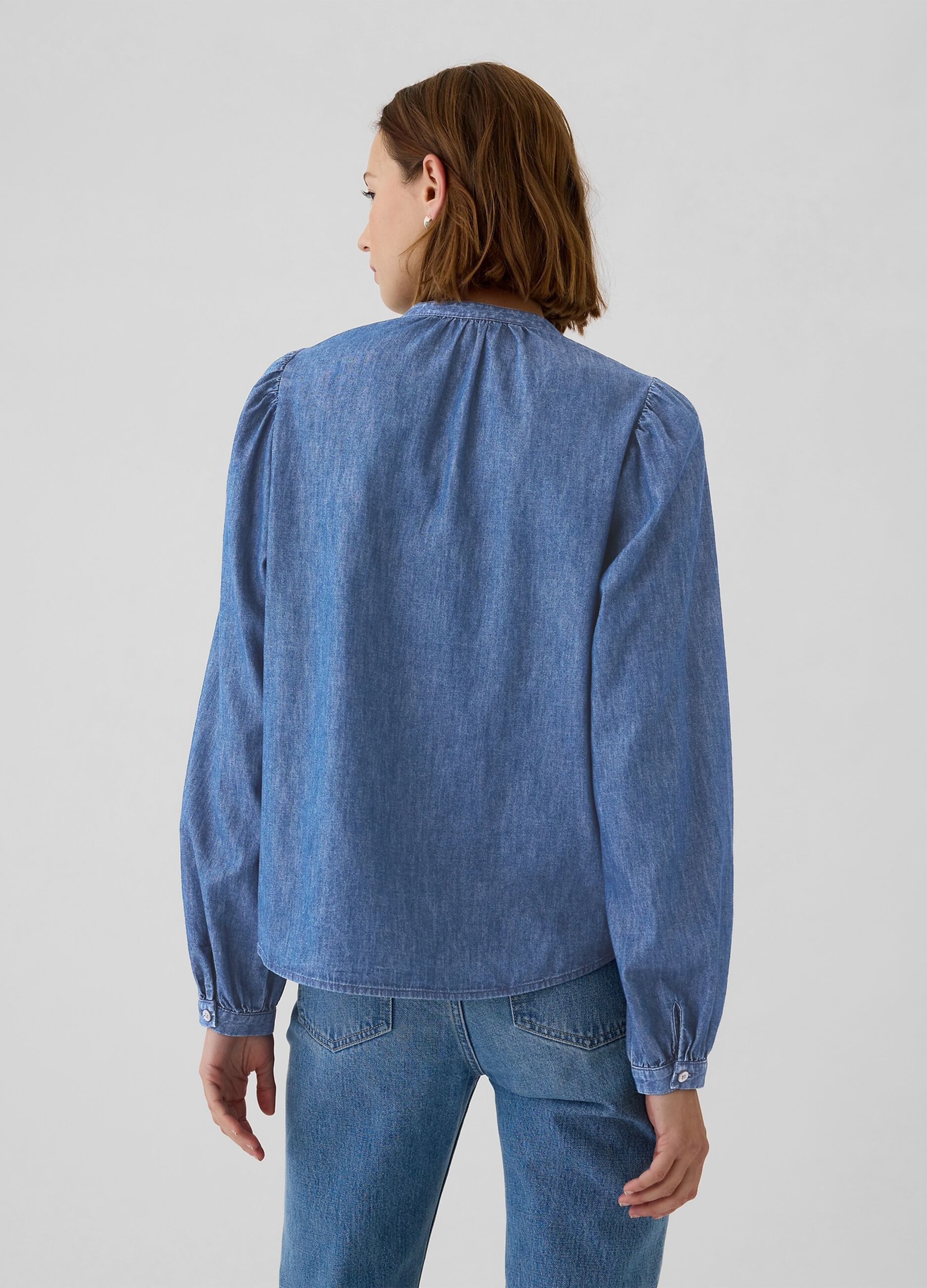 Camicia in denim blu con dettagli lavorati_2