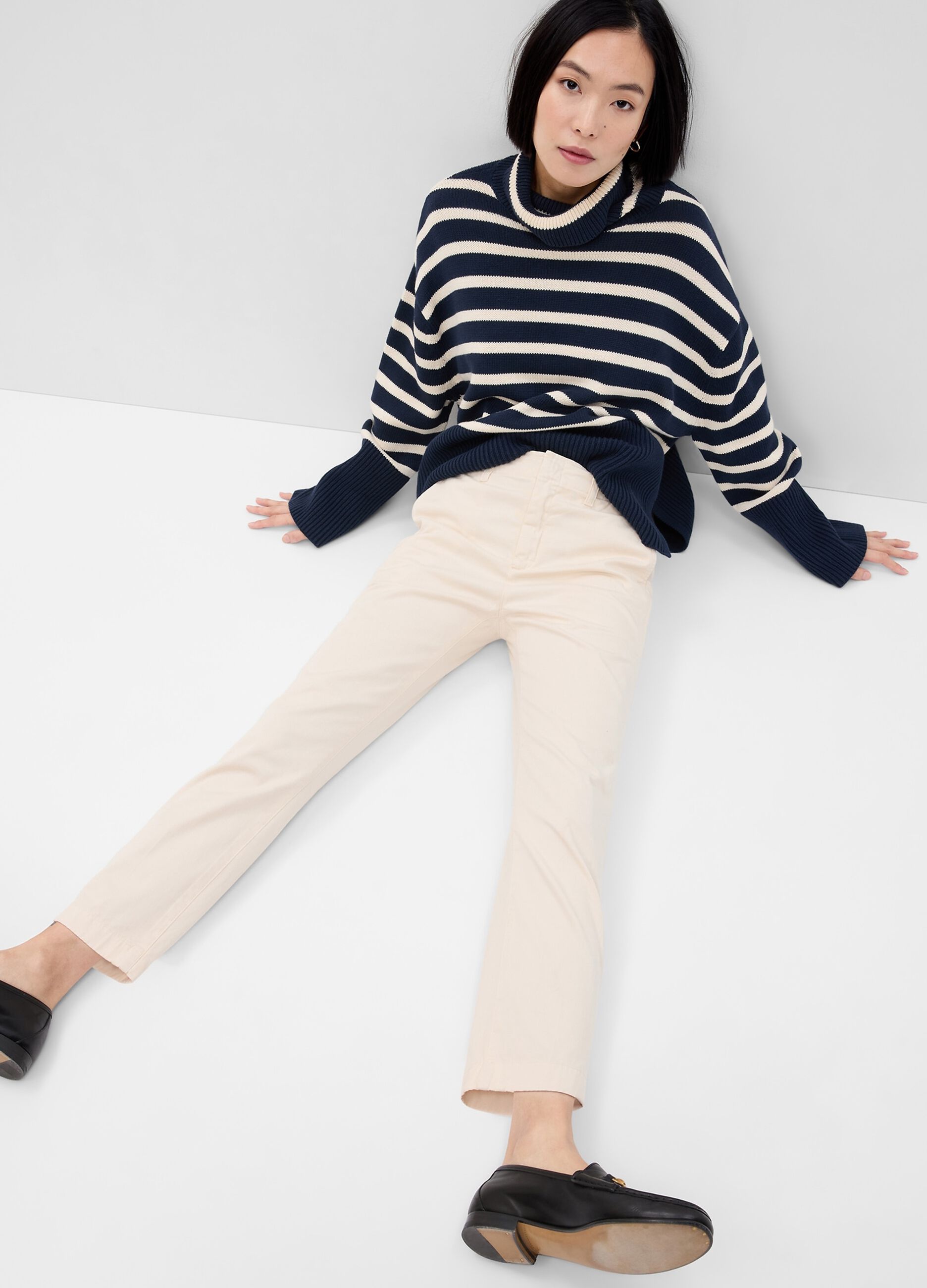Slim-fit mid-rise chino trousers_4
