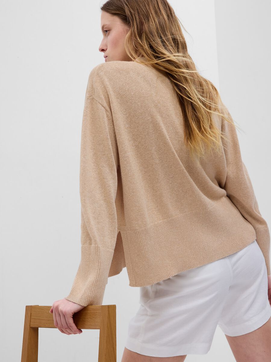 Cardigan with V neck and slits_2