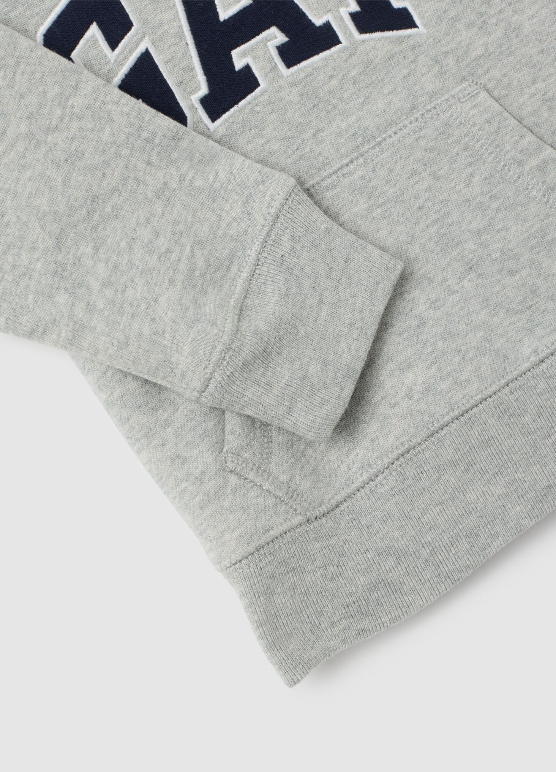 Hoodie with embroidered logo_4