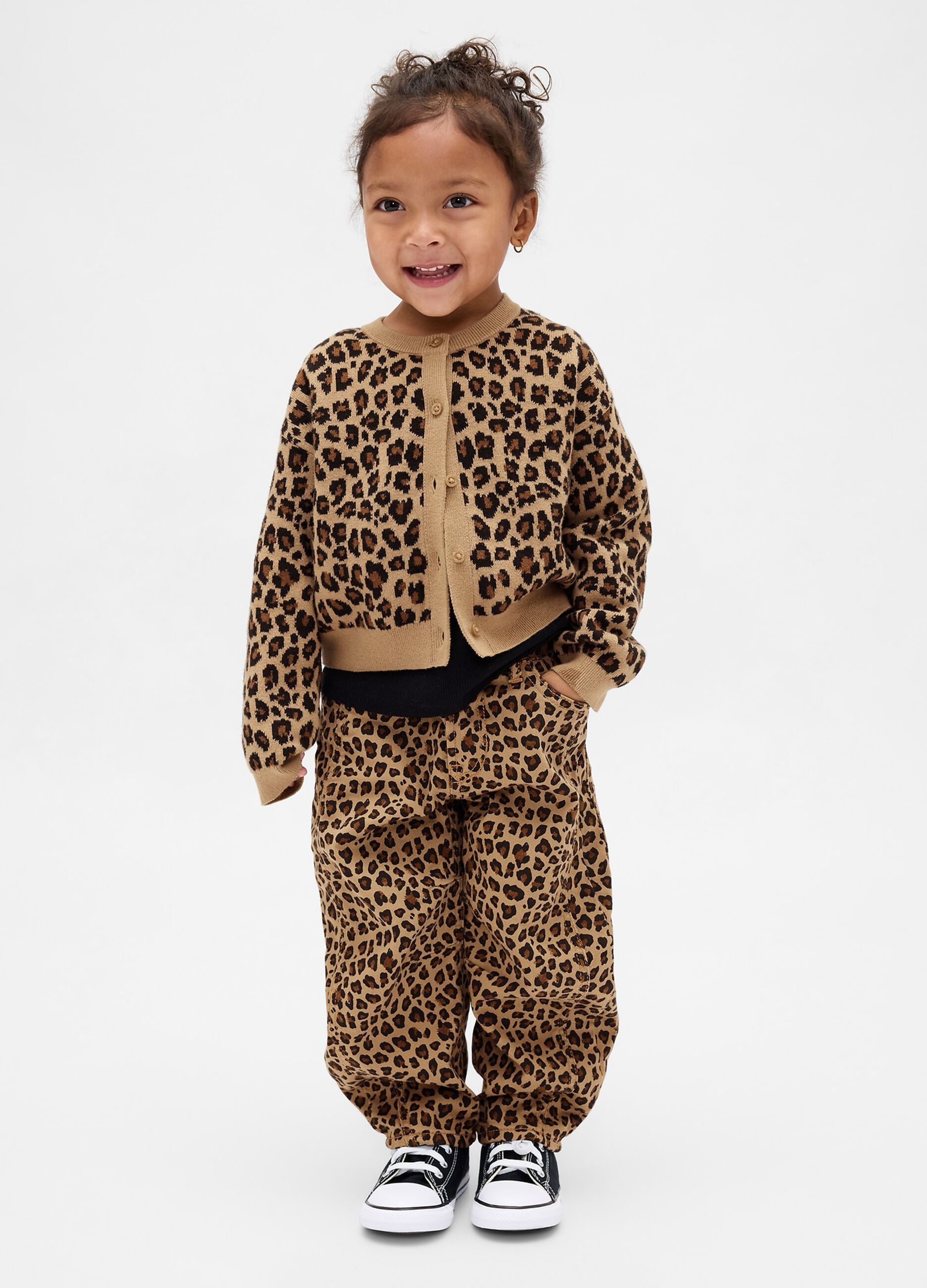 Beige trousers with leopard print