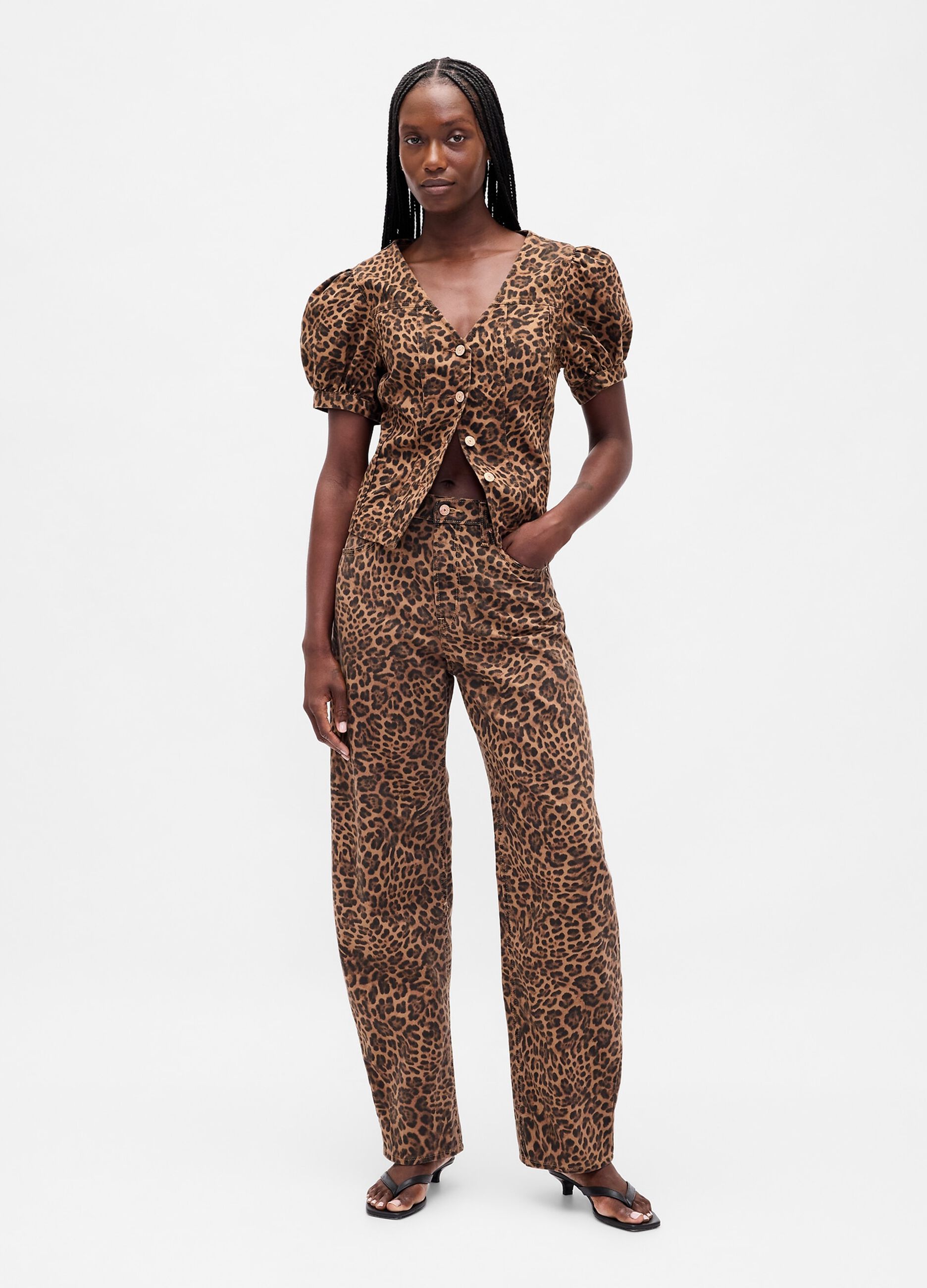 Camicia marrone con stampa leopardata a maniche corte_4