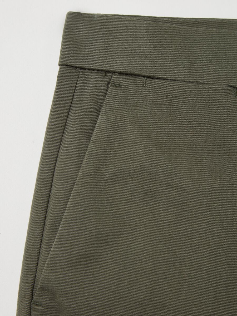 Straight-fit chino trousers Man_3