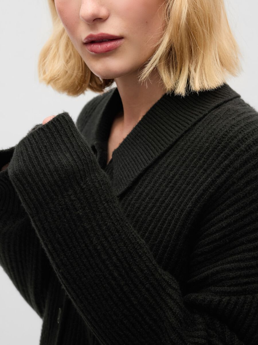 Oversized ribbed cardigan with collar Woman_3