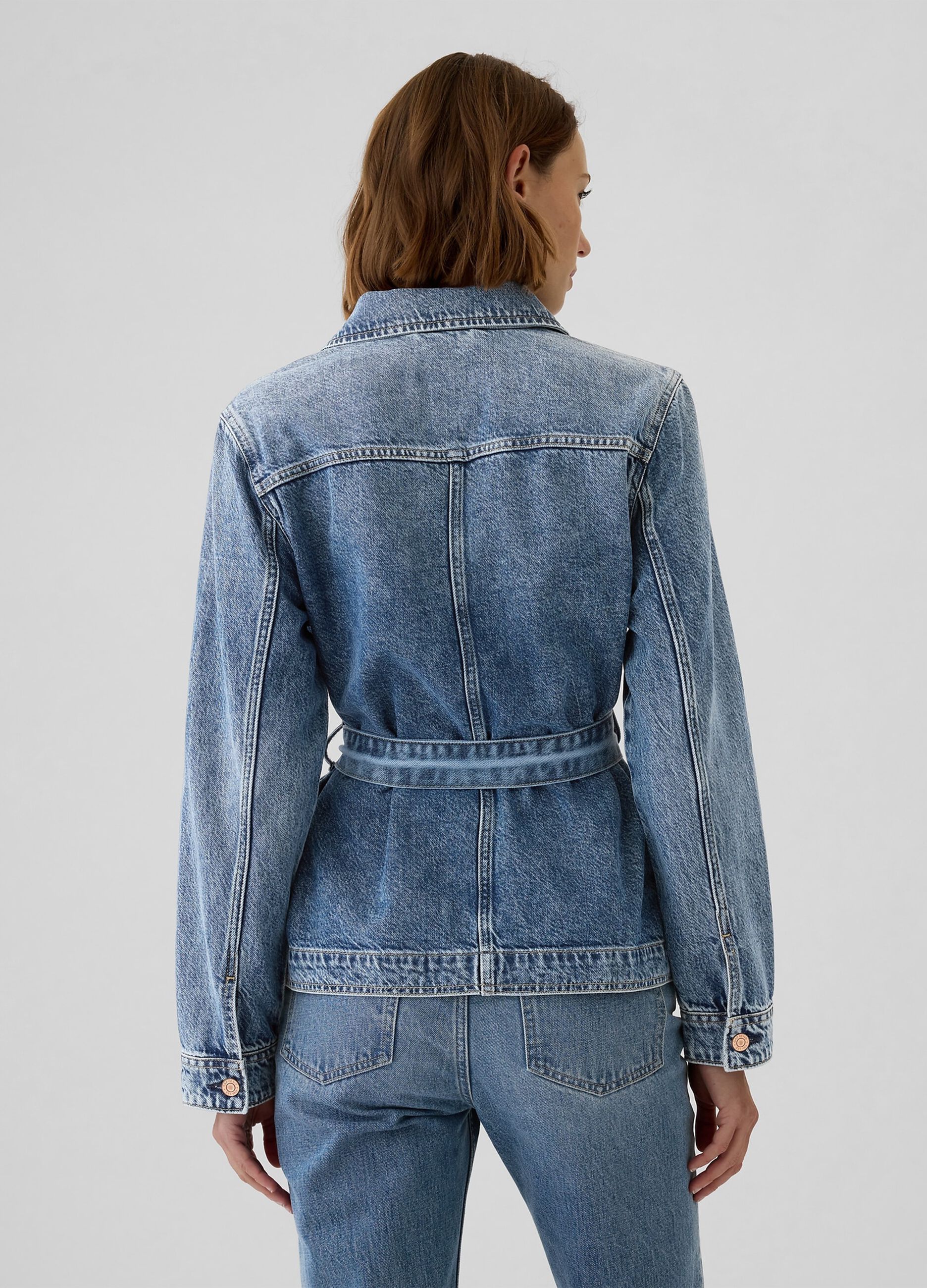 Giacca corta in denim con cintura_2