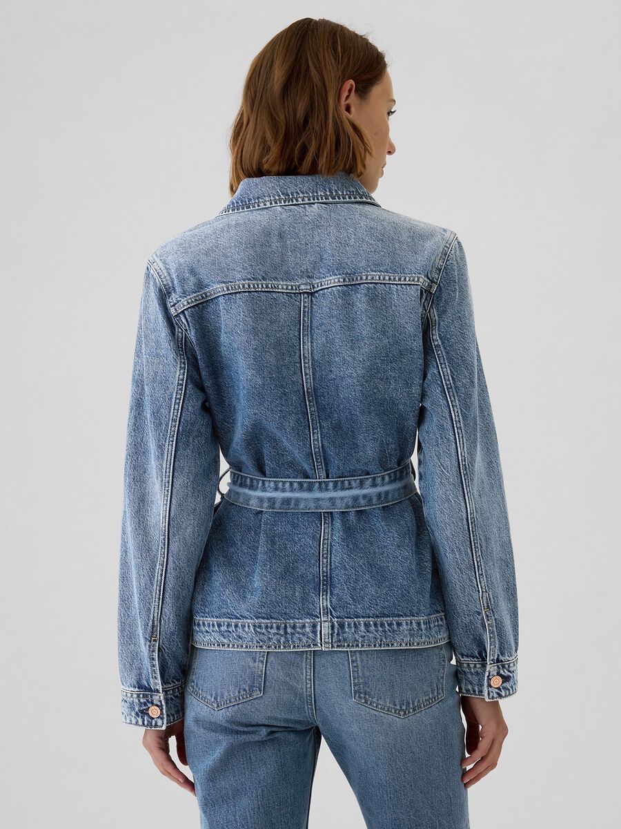 Giacca corta in denim con cintura Donna_2