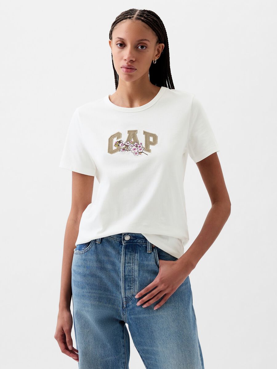 T-shirt with logo embroidery with cherry blossom Woman_0
