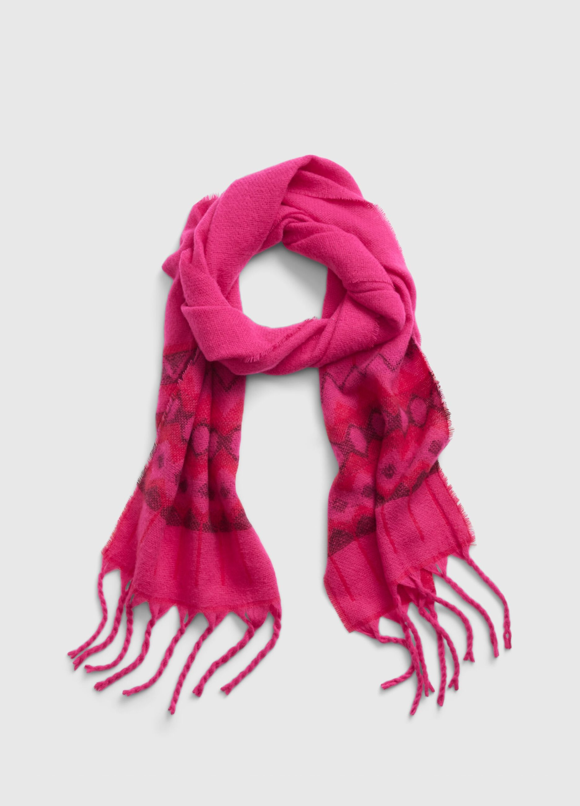 Scarf with Norwegian design and fringes