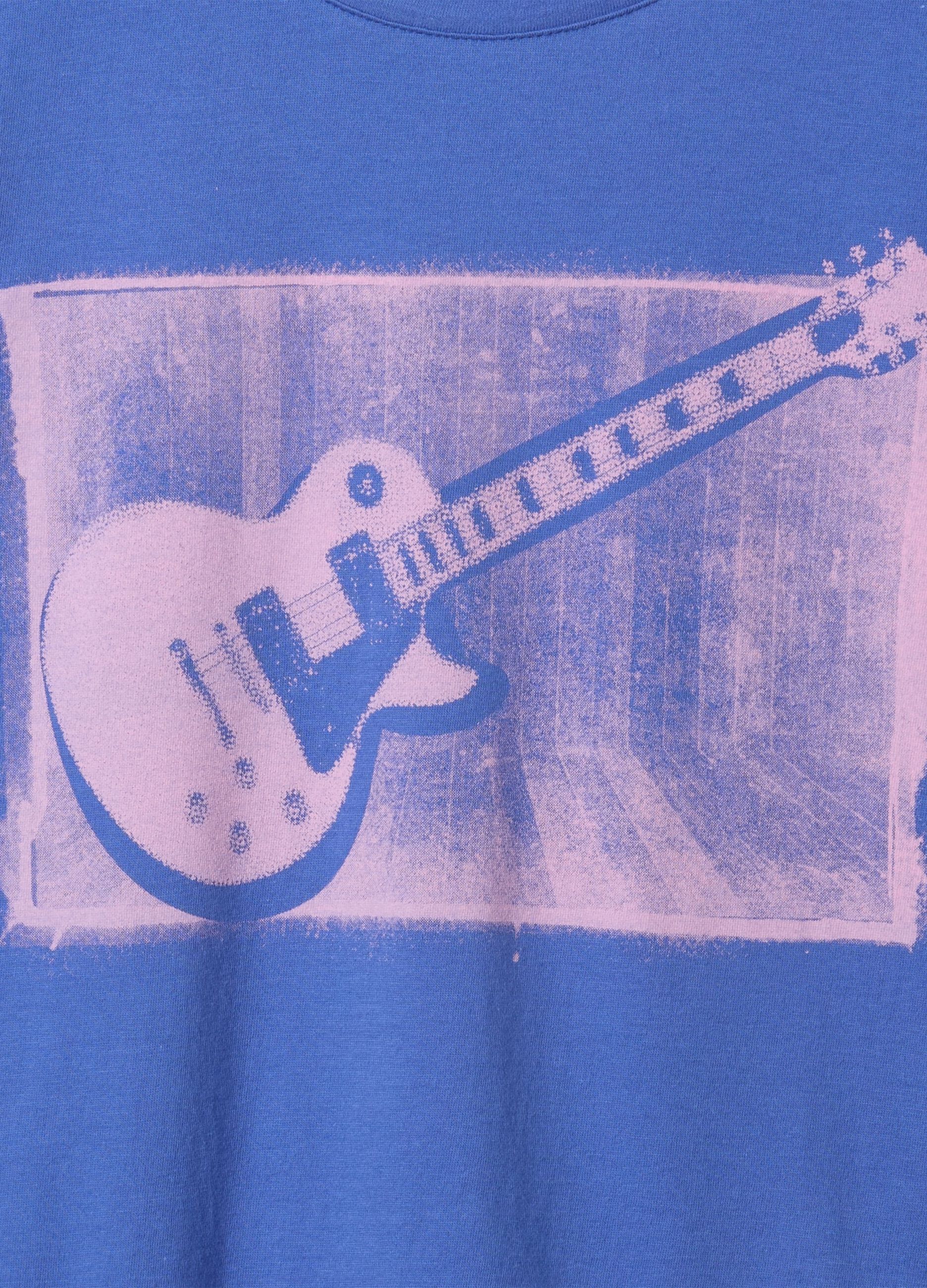 T-shirt a maniche corte blu con stampa chitarra_3