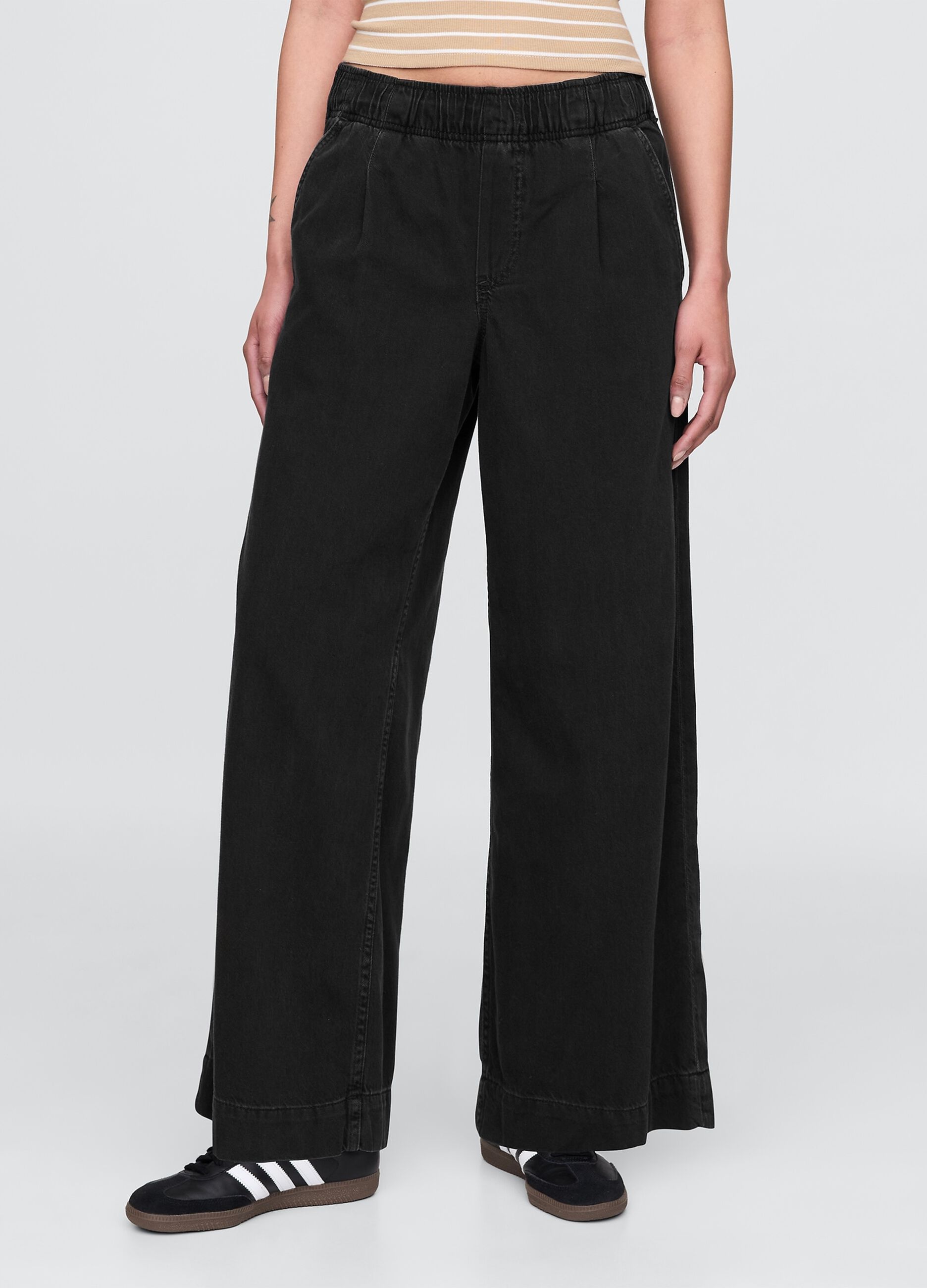 Pantaloni larghi neri con tasche_1