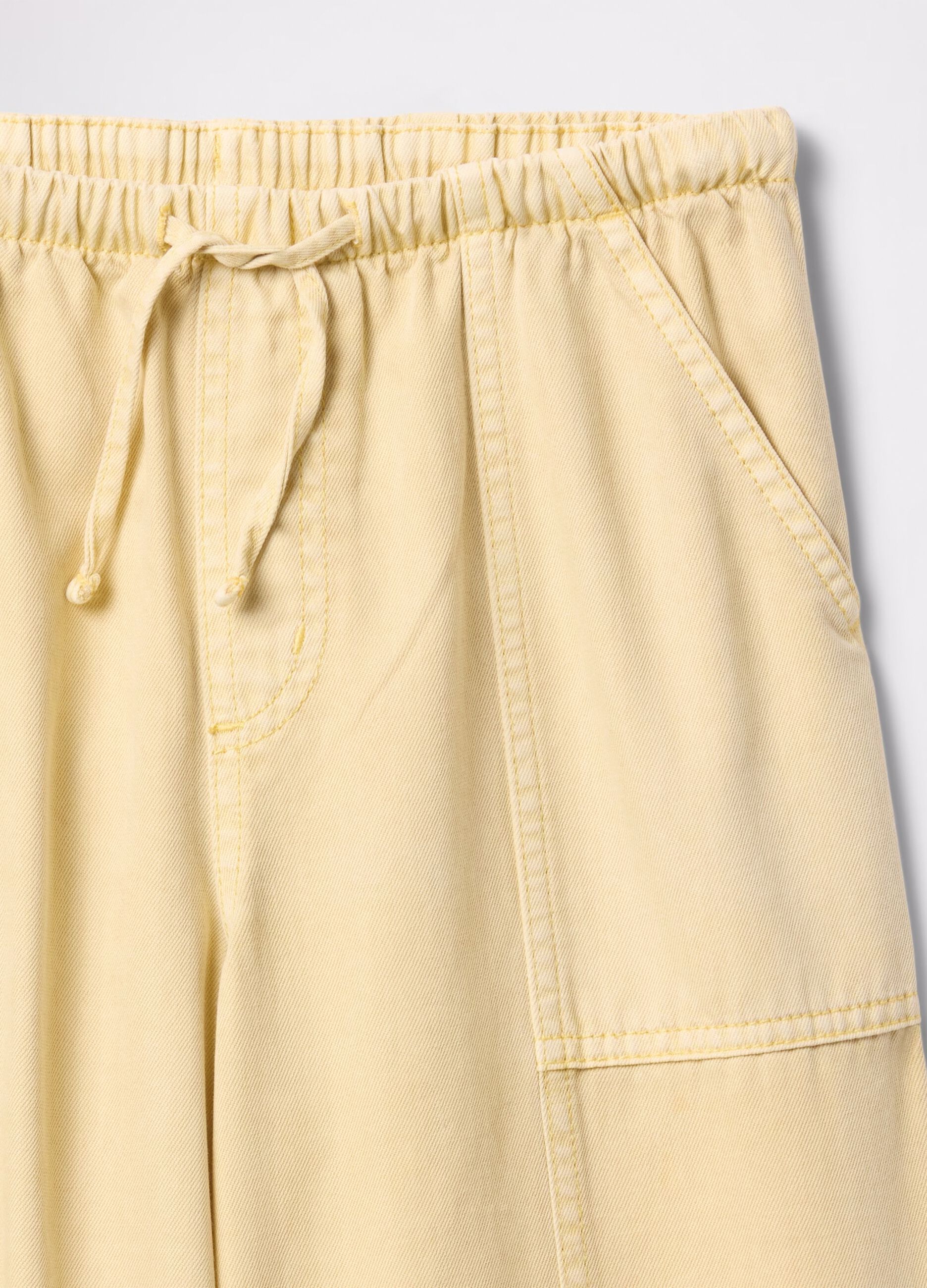 Pantaloni gialli a gamba larga con coulisse_4