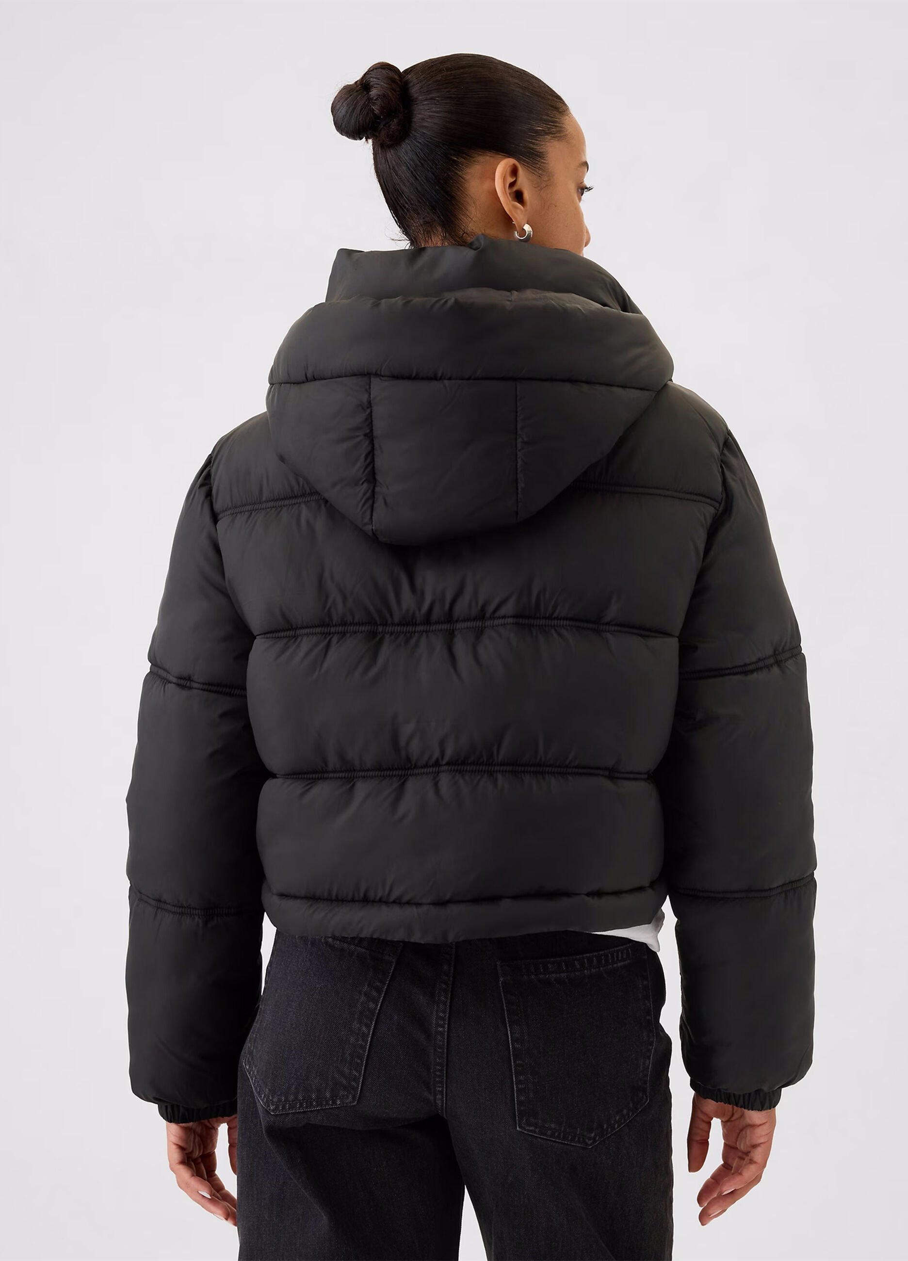 Short quilted down jacket with hood