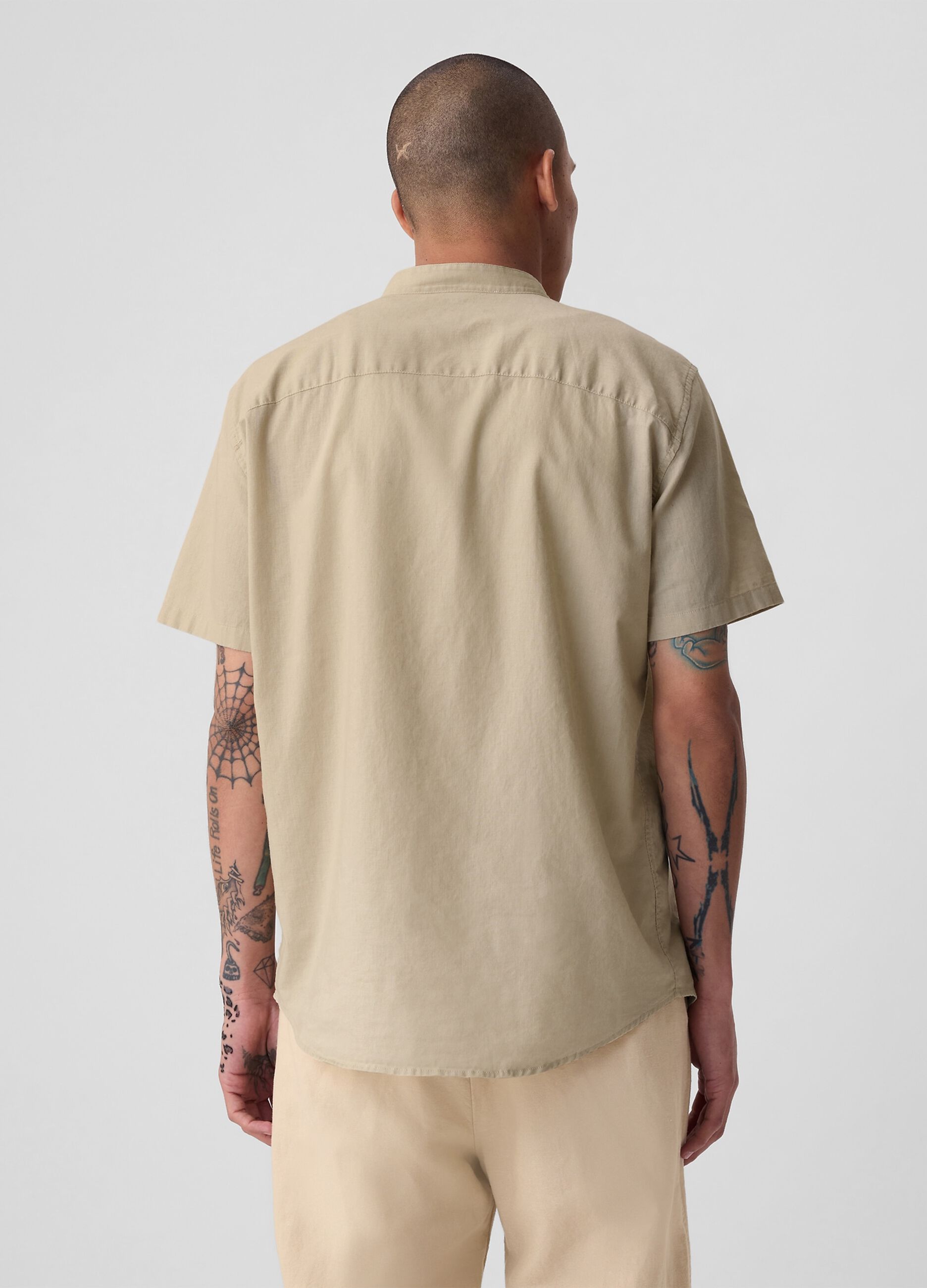 Camicia a maniche corte collo alla coreana_2