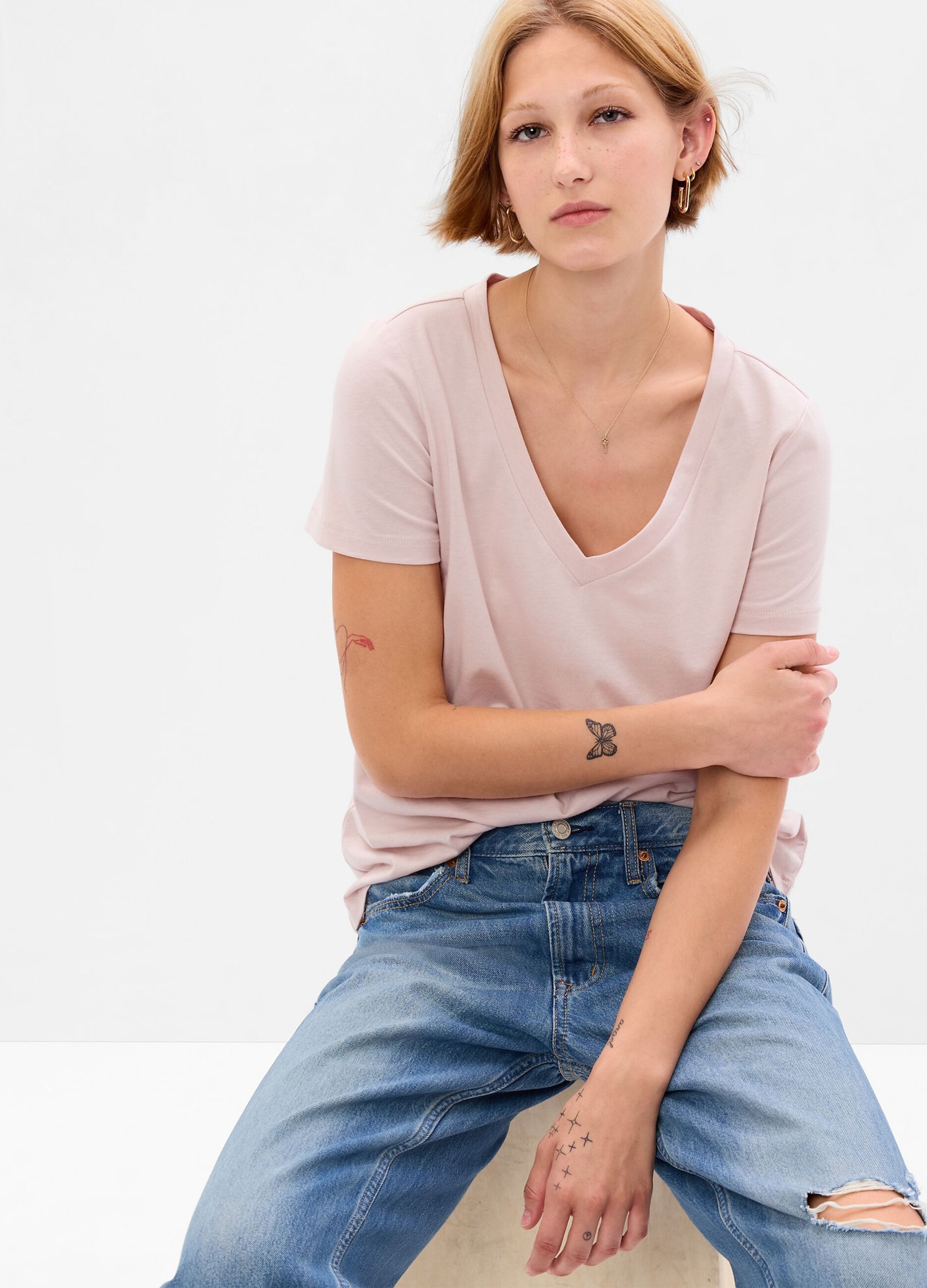 T-shirt in cotone bio con scollo a V